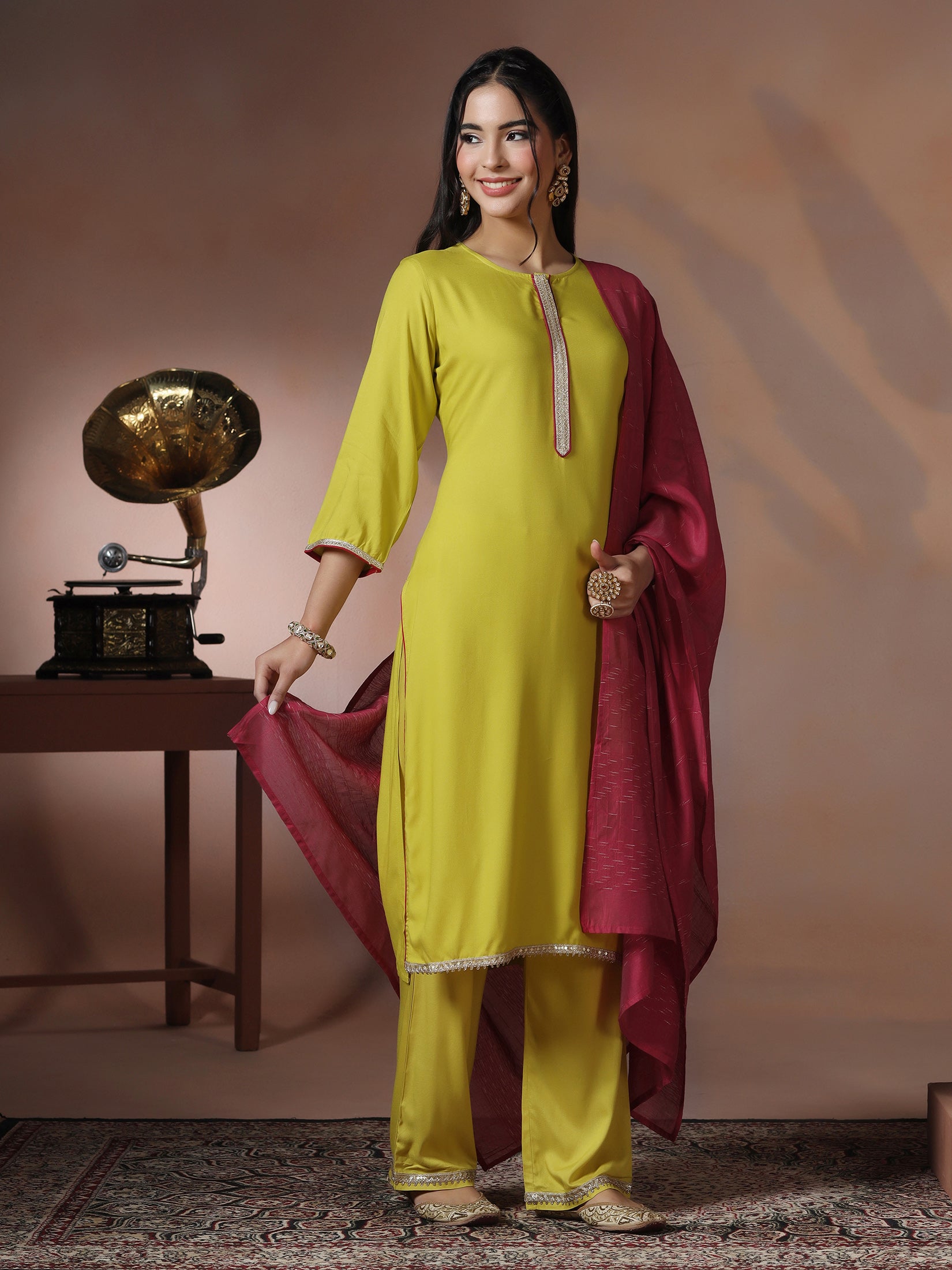 Women Liva Green Solid Kurta Comfort Pant Dupatta