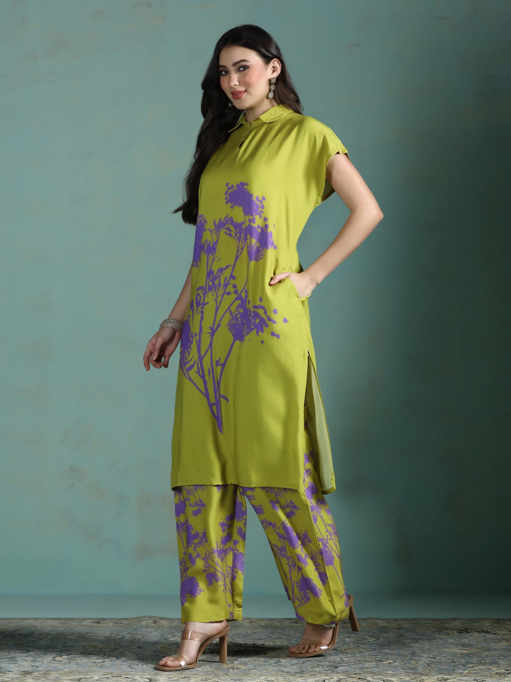 Women Liva Green Printed Kurta With Wide Leg Pant.