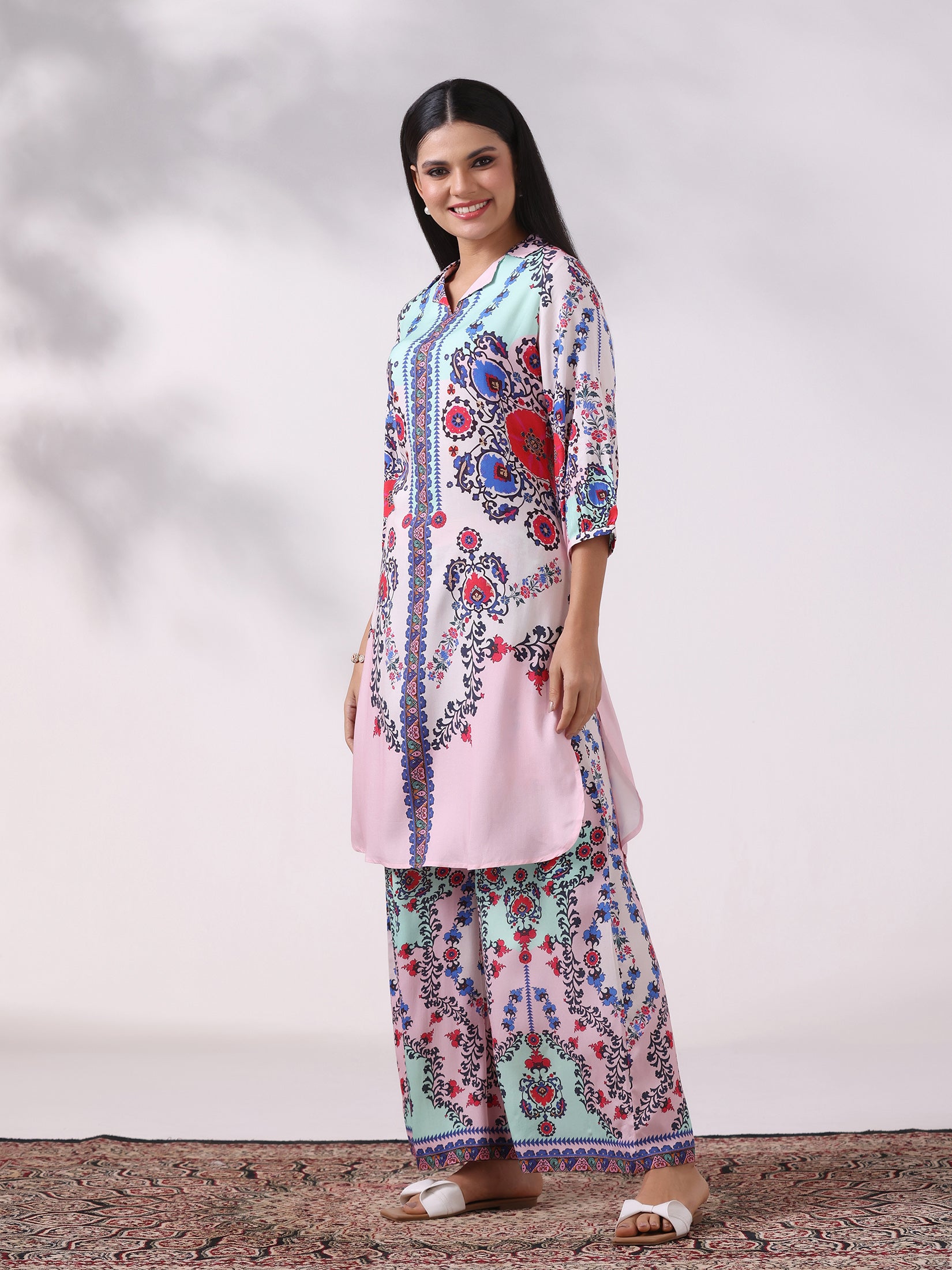 Women Liva Multicolor Printed Kurta With Wide Leg Pant