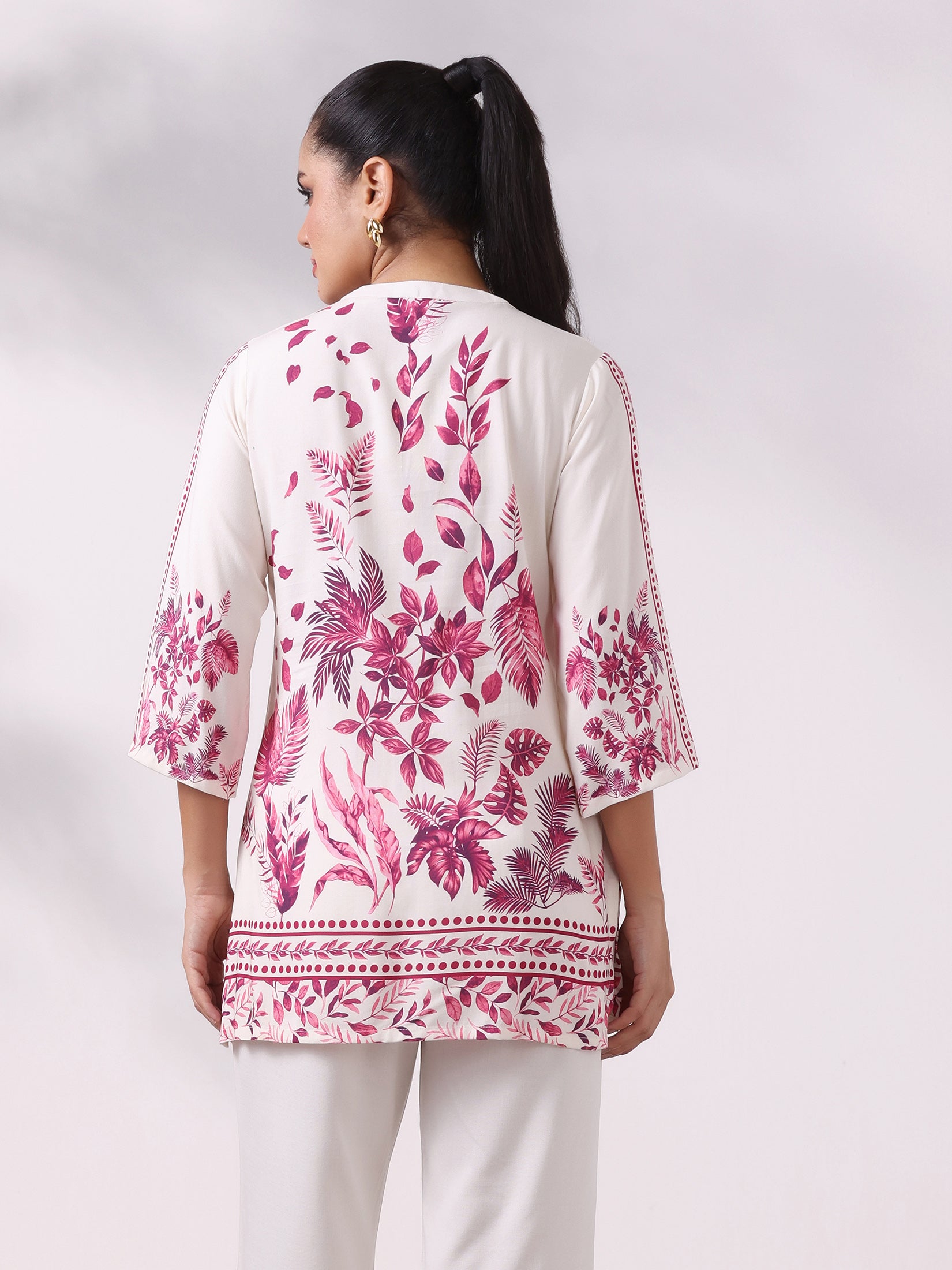 Women Liva Off White and Pink Floral Print Tunic