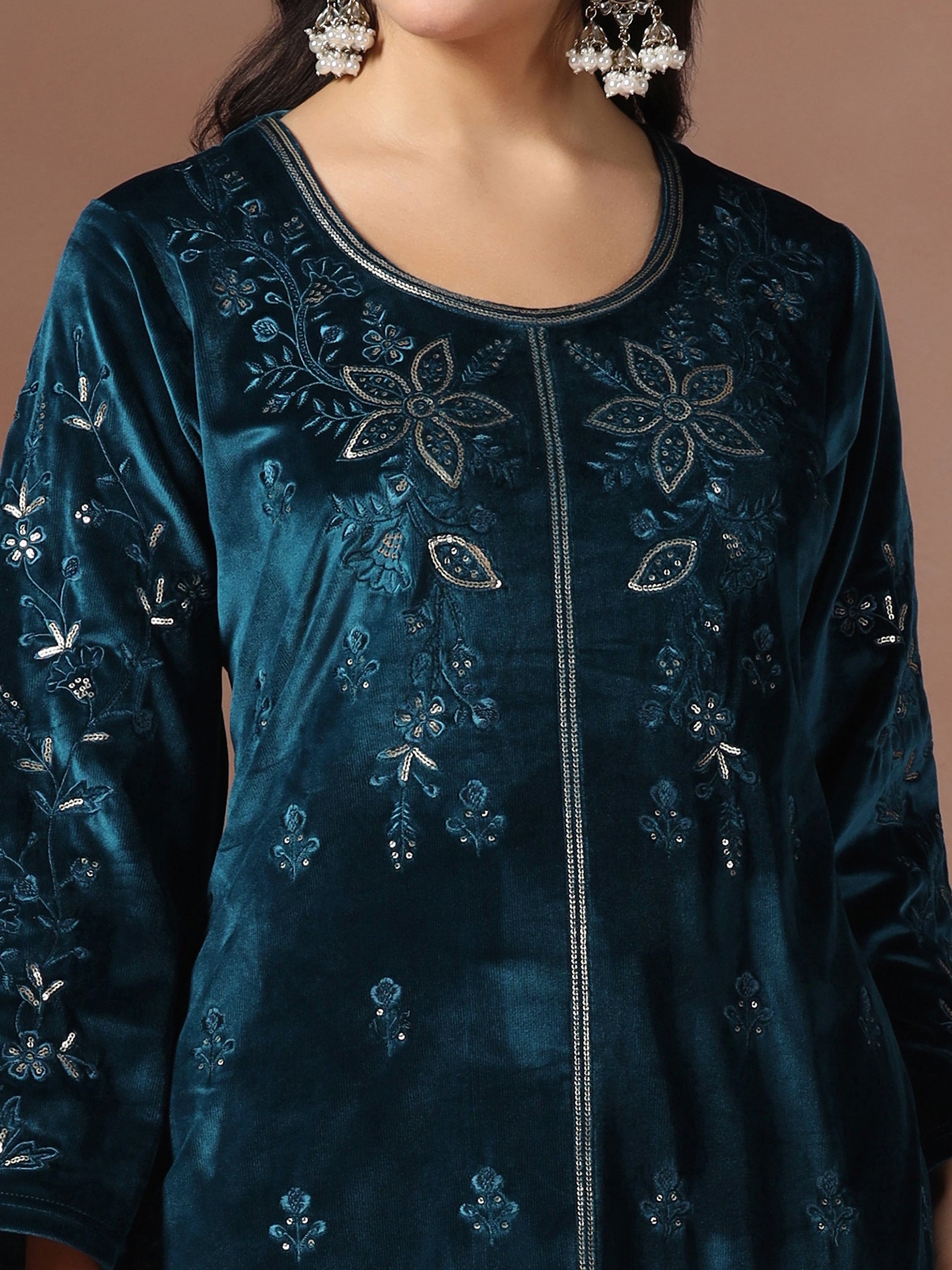 25588PEACOCKBLUE_closer