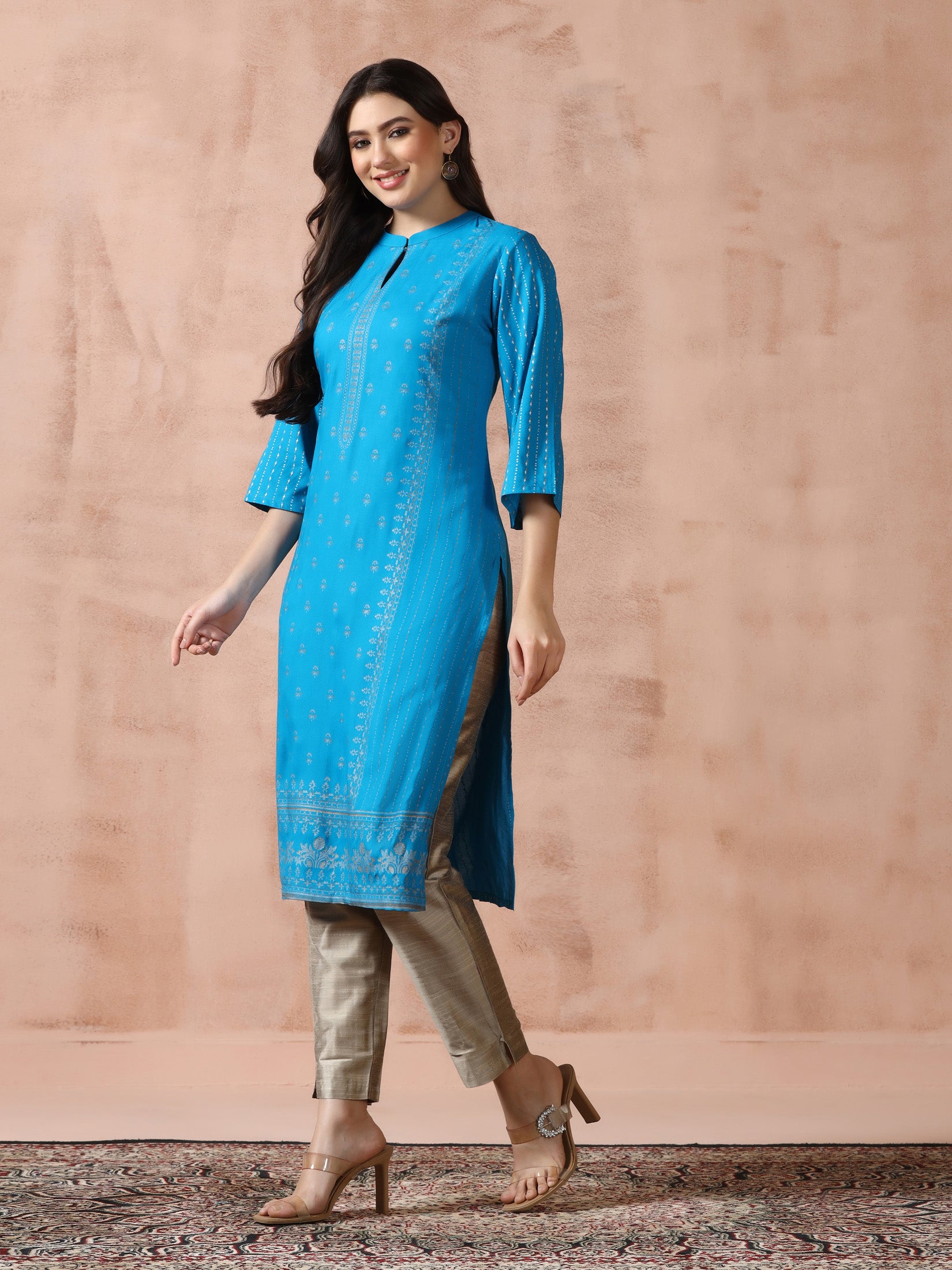 Women Liva Rayon Blue Placement Print Kurta