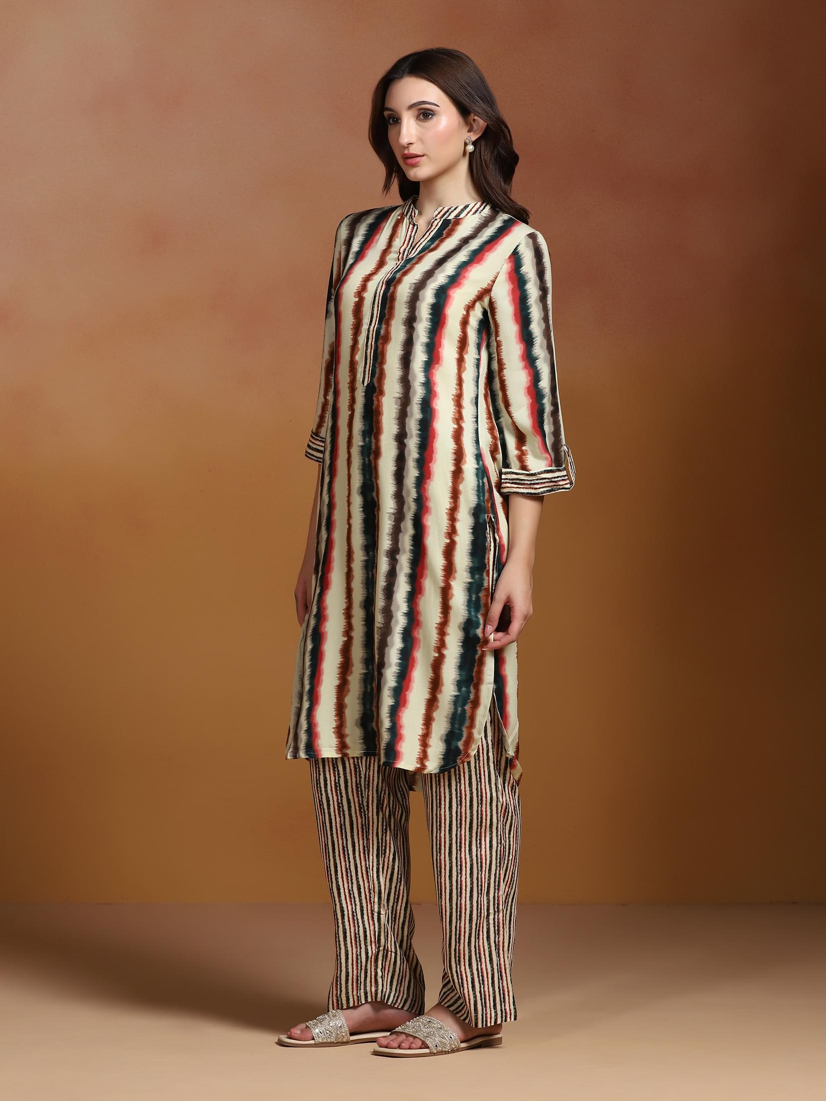 Women Liva Multicolor Printed Kurta With Comfort Pant.
