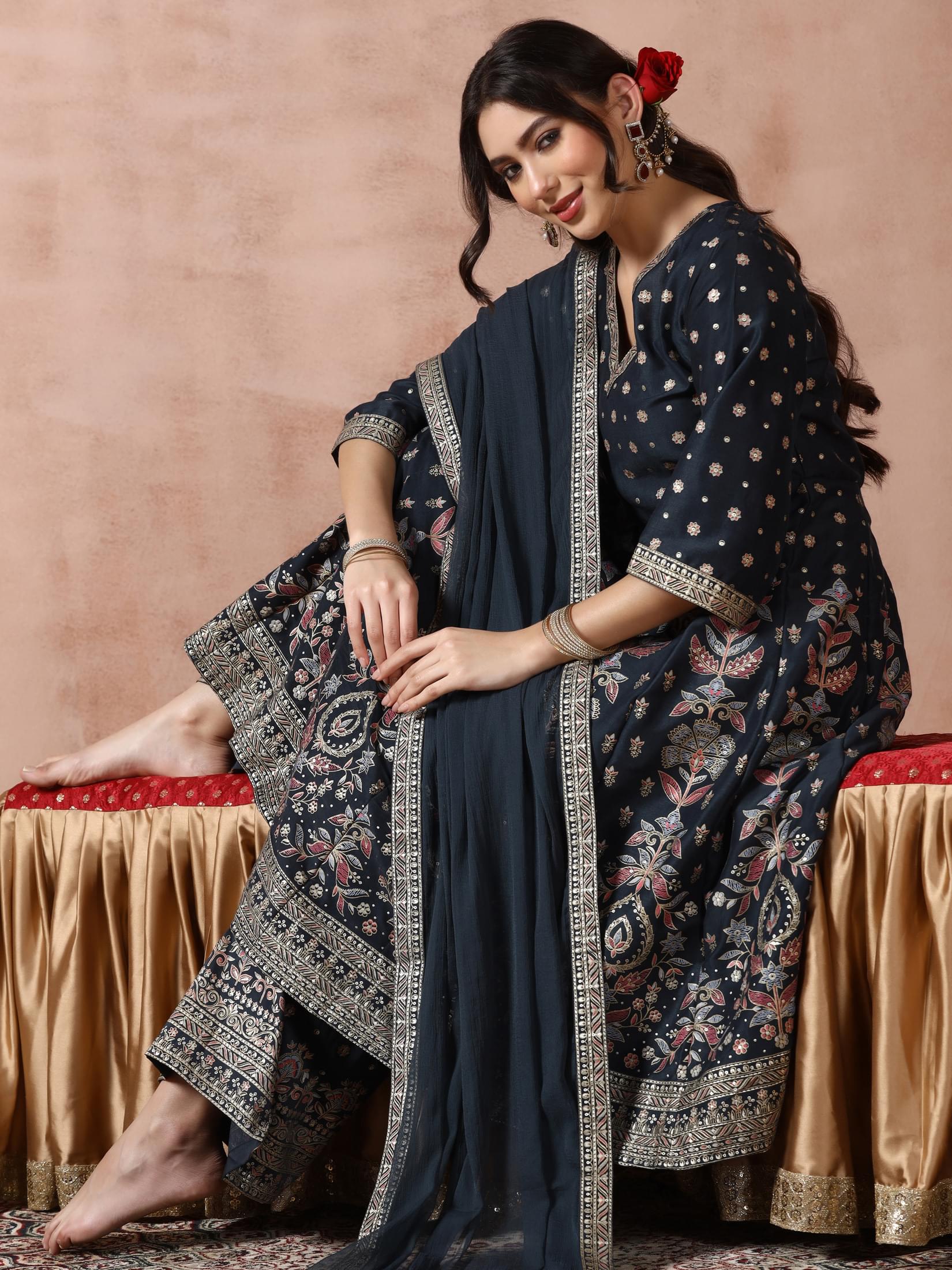 Women Chanderi Grey Printed Kurta Comfort Pant Dupatta.