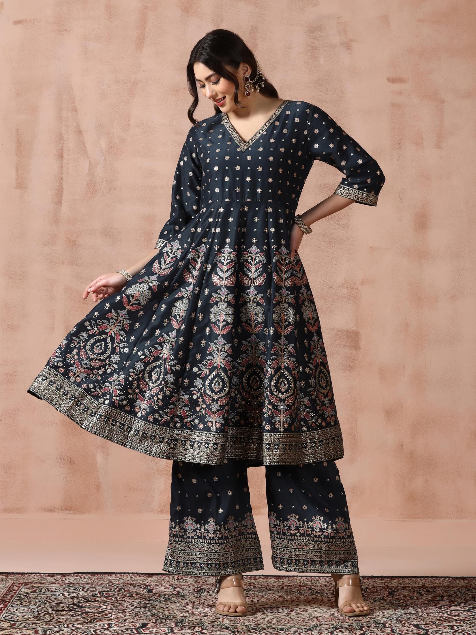 Women Chanderi Grey Printed Kurta Comfort Pant Dupatta.