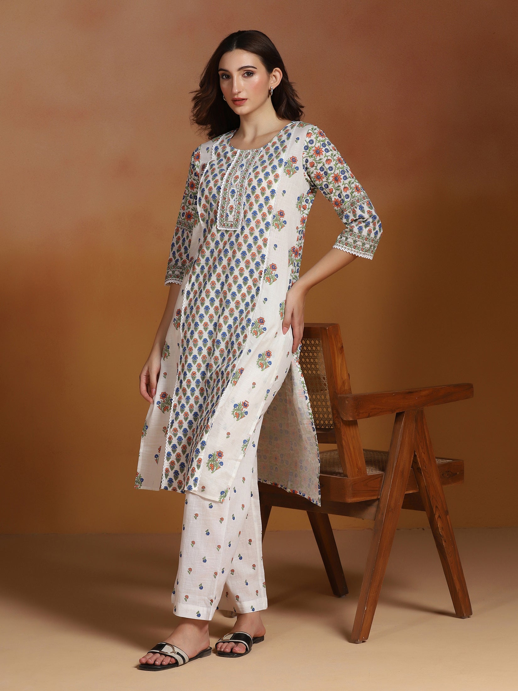 Women Cotton Slub Off White Printed Kurta With Comfort Pant