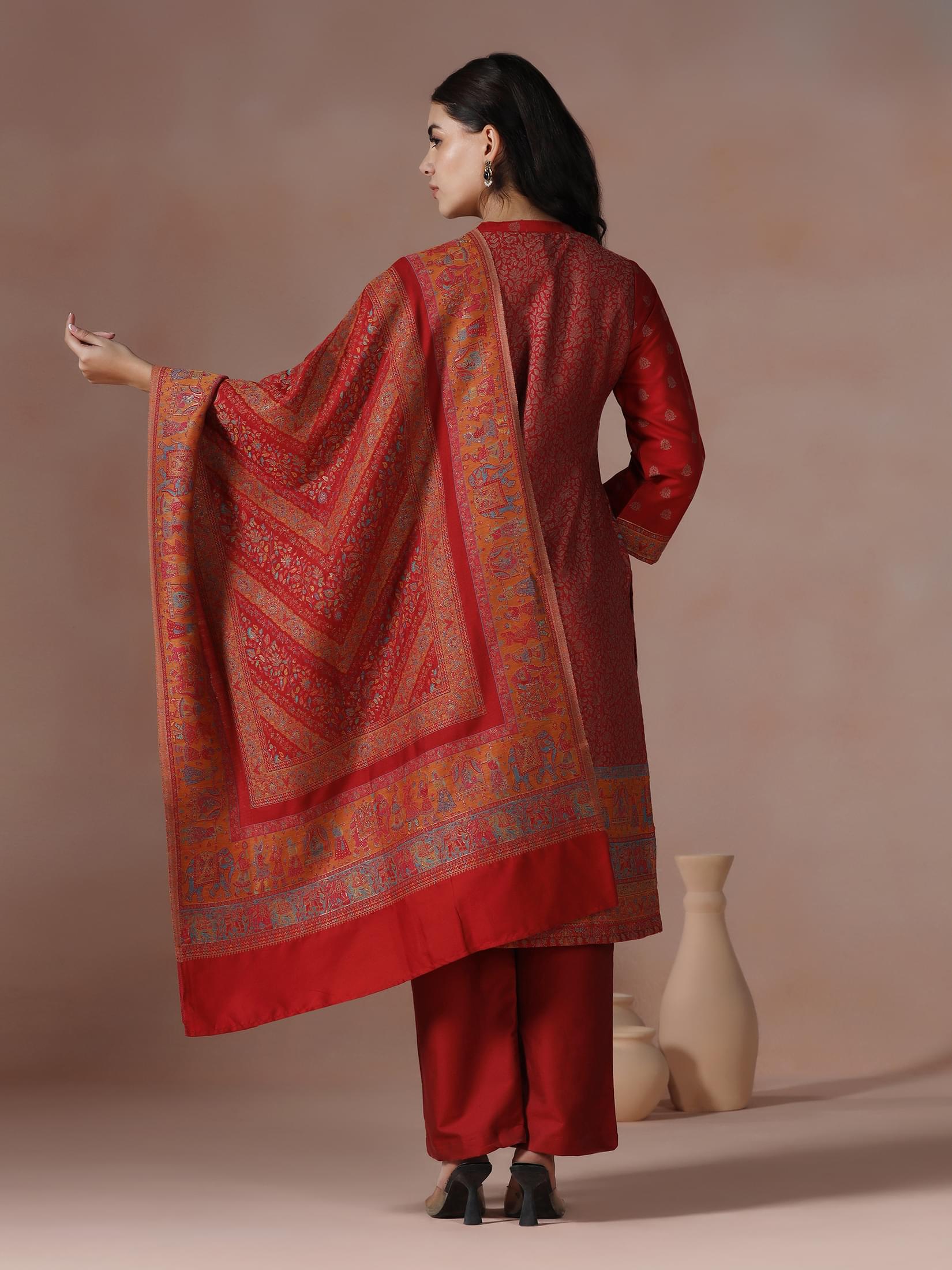 25763RED_back