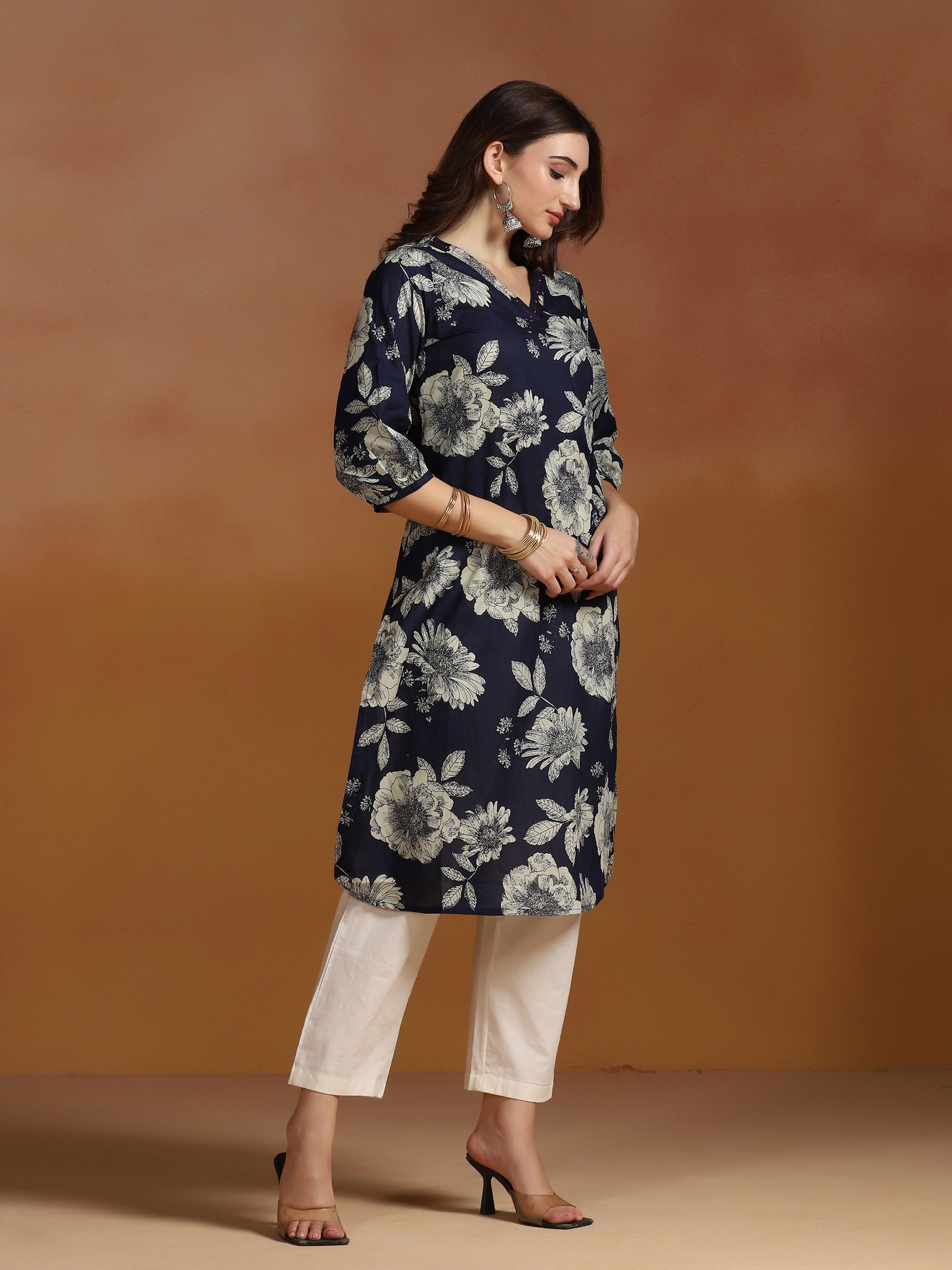 25775NAVYBLUEOFFWHITE_right