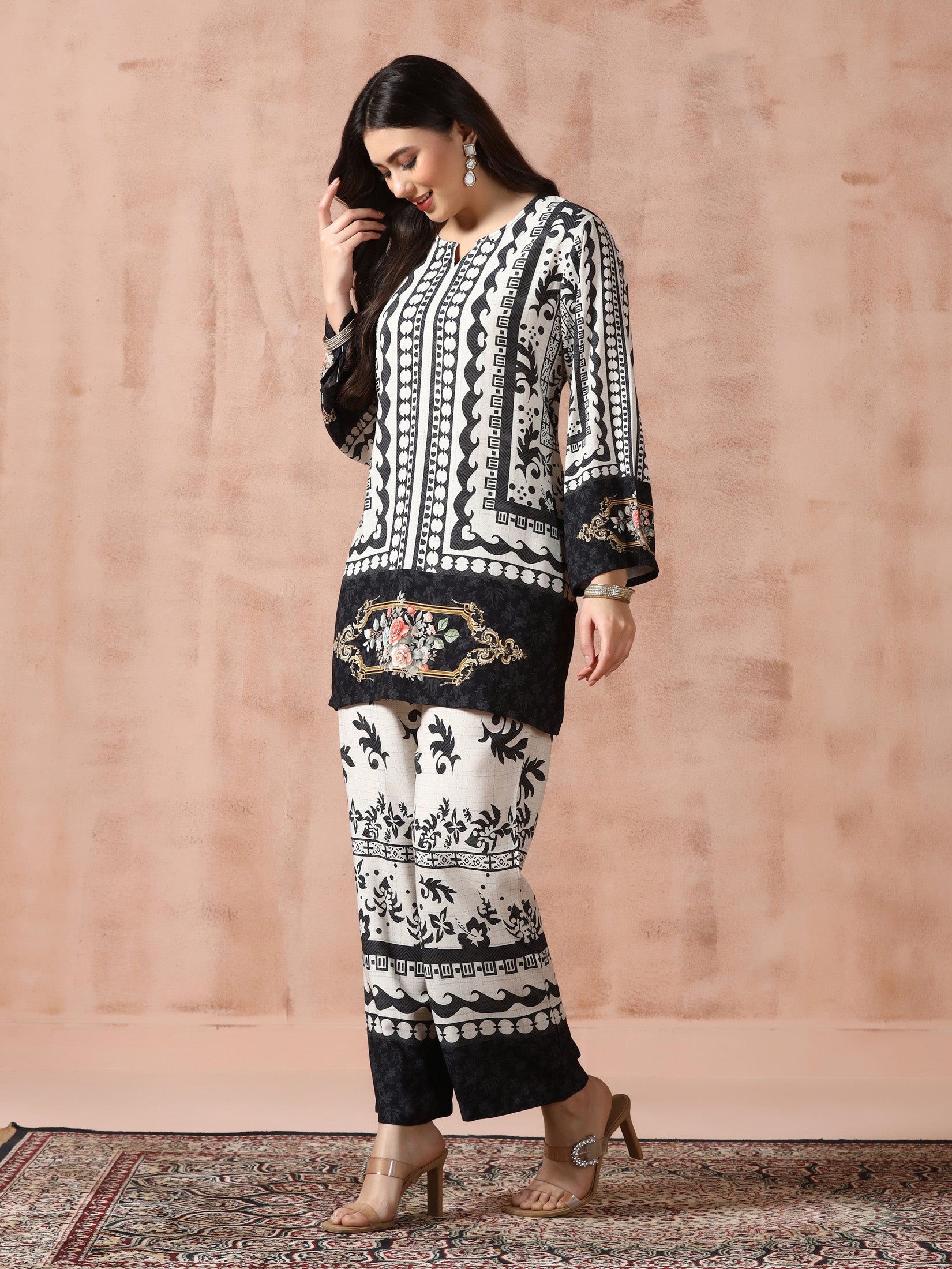 Women Liva Beige & Black Printed Kurta With Comfort Pant
