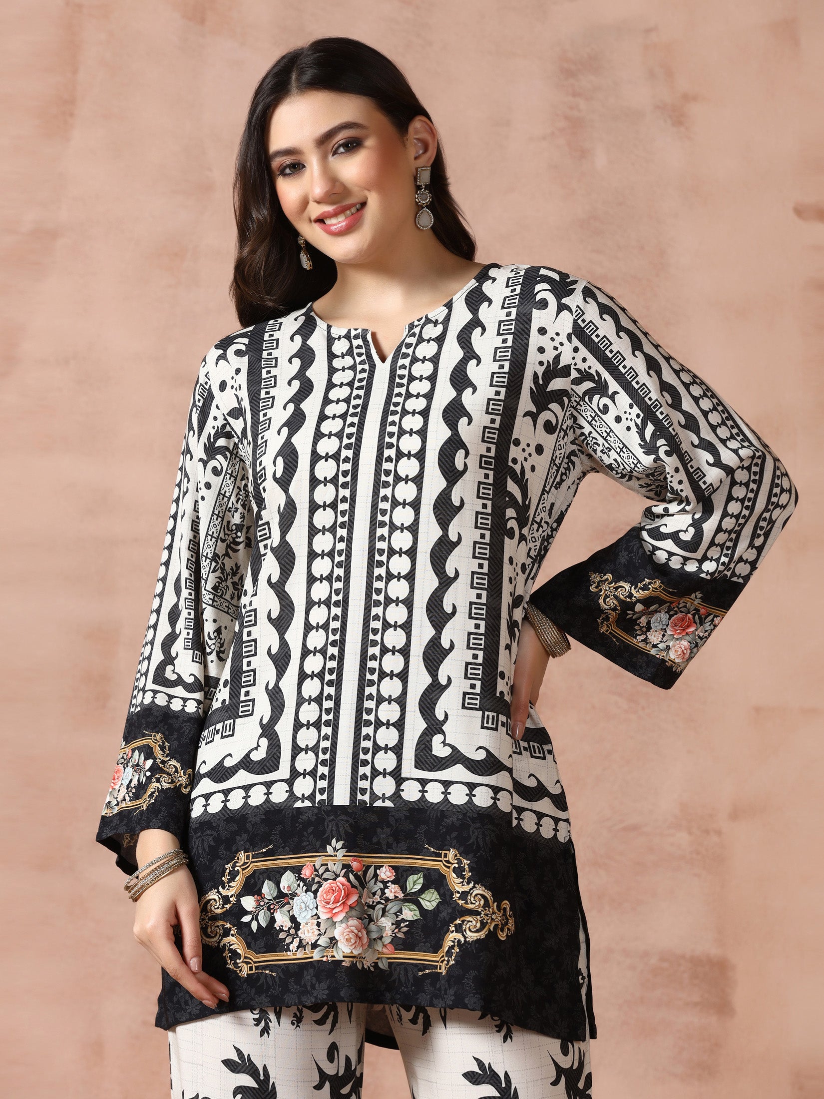 Women Liva Beige & Black Printed Kurta With Comfort Pant