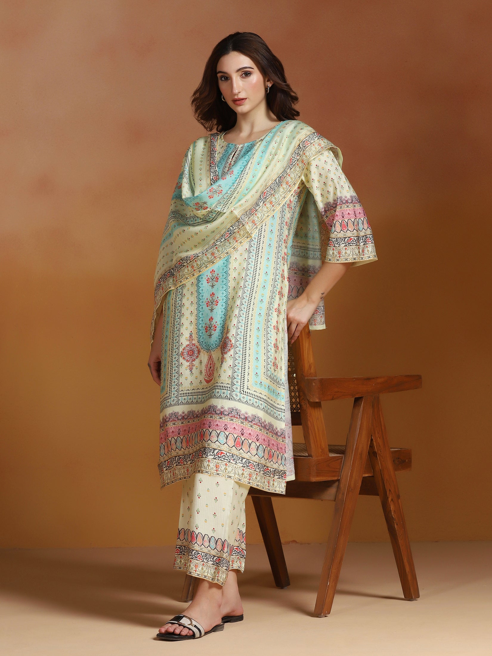 Women Poly Viscose Beige Floral Print Kurta Comfort Pant Dupatta