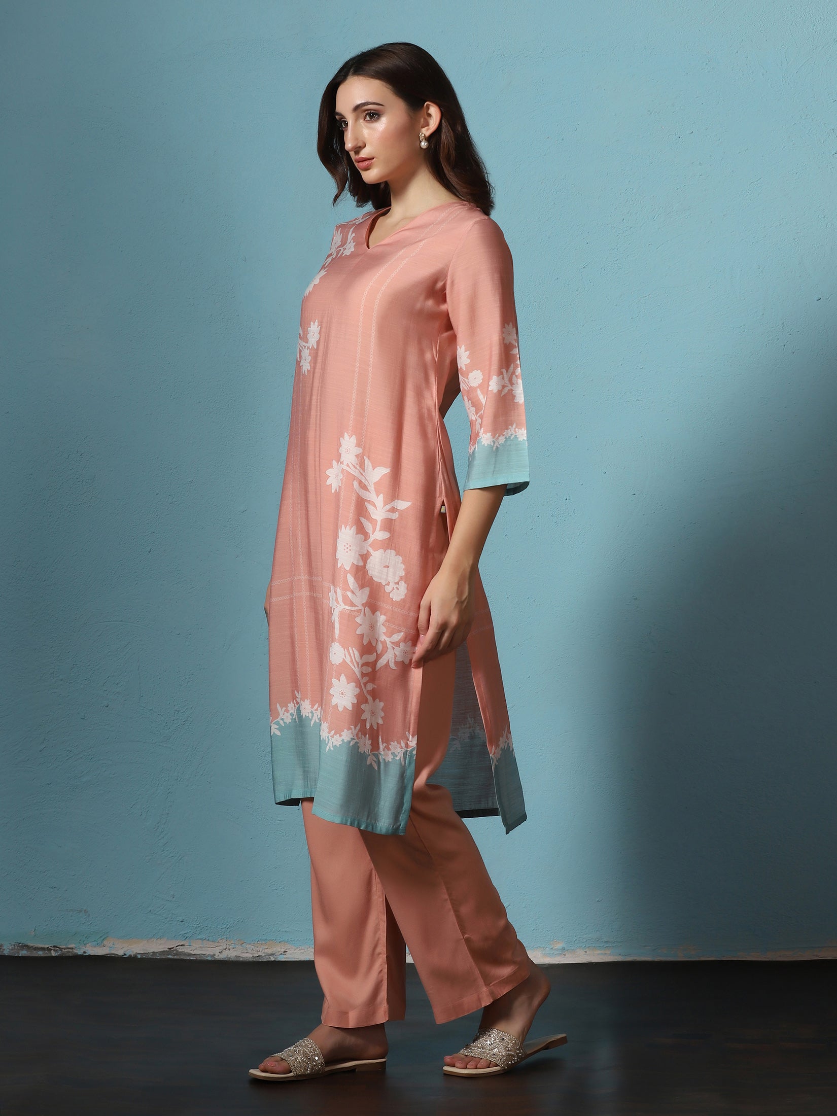 Women Poly Slub Peach Floral Print Kurta Comfort Pant Dupatta