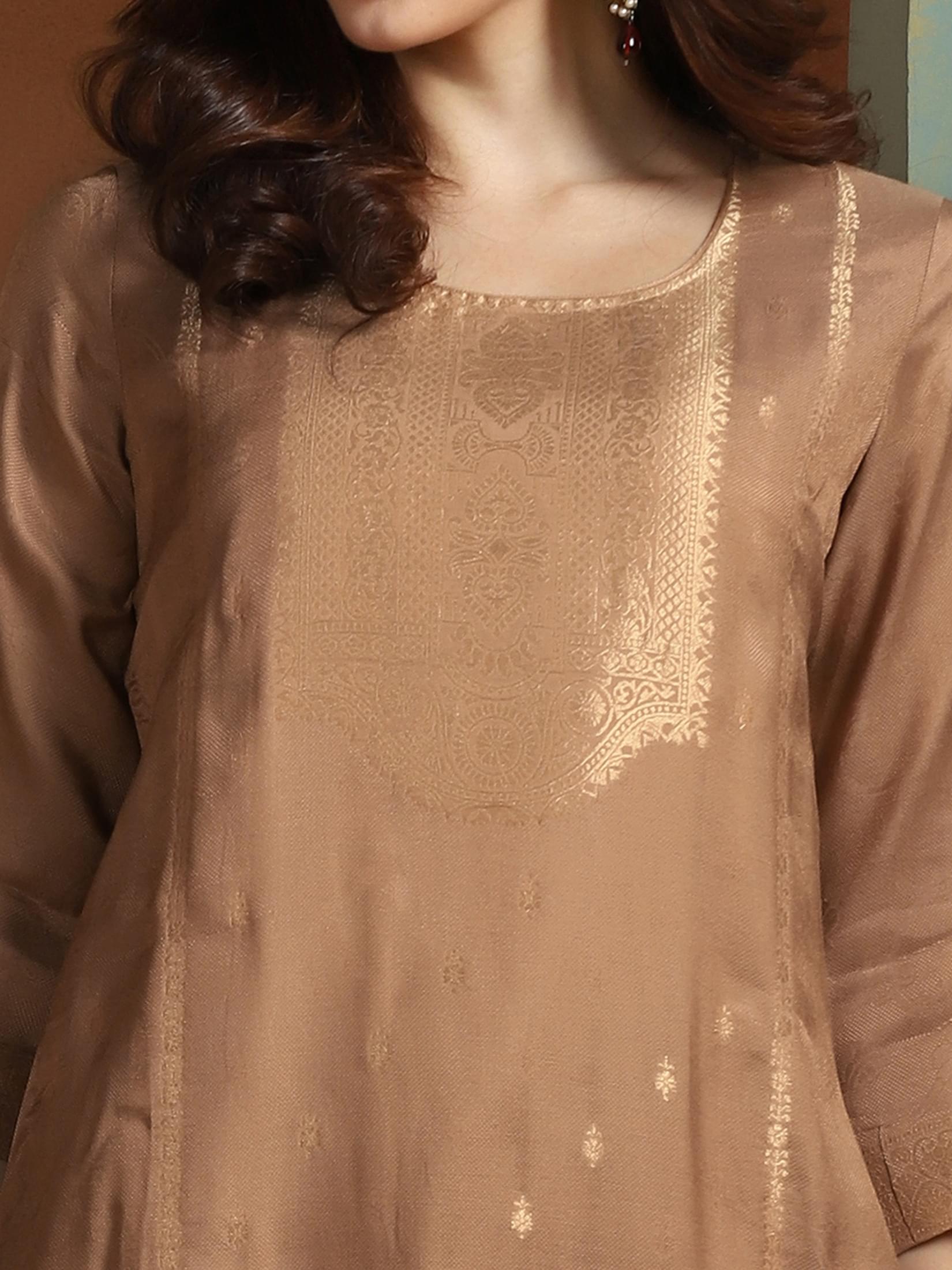 26140BROWN_closer