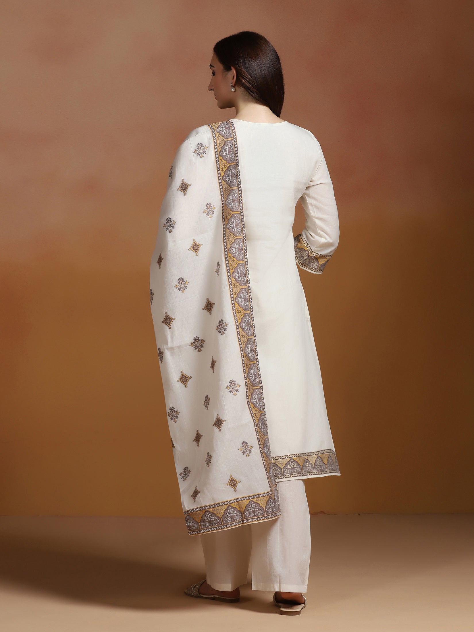 Women Off White Cotton Jacquard Kurta Comfort Pant Dupatta