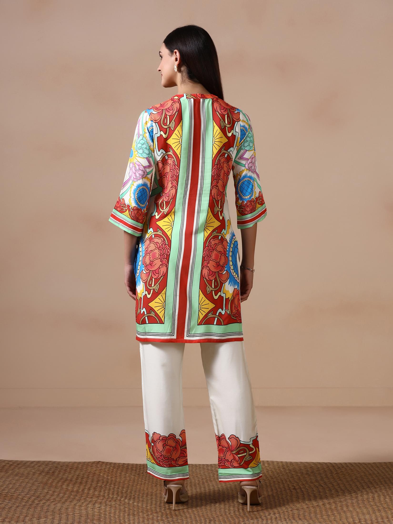 Women Multicolor Liva Printed Kurta With Comfort Pant.