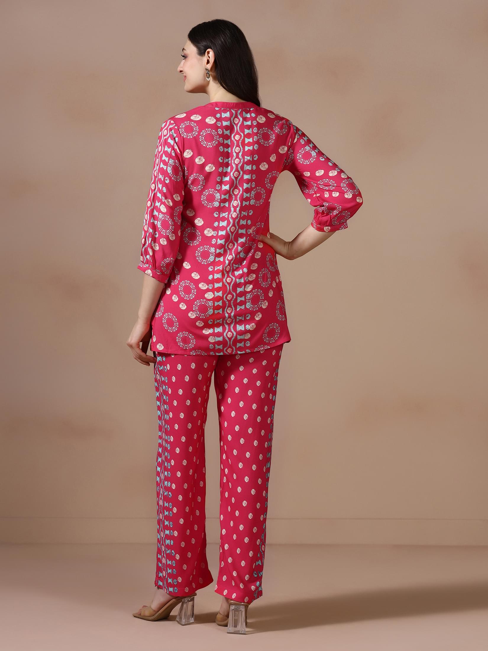 Women Liva Pink Geometric Print Co Ord Set.