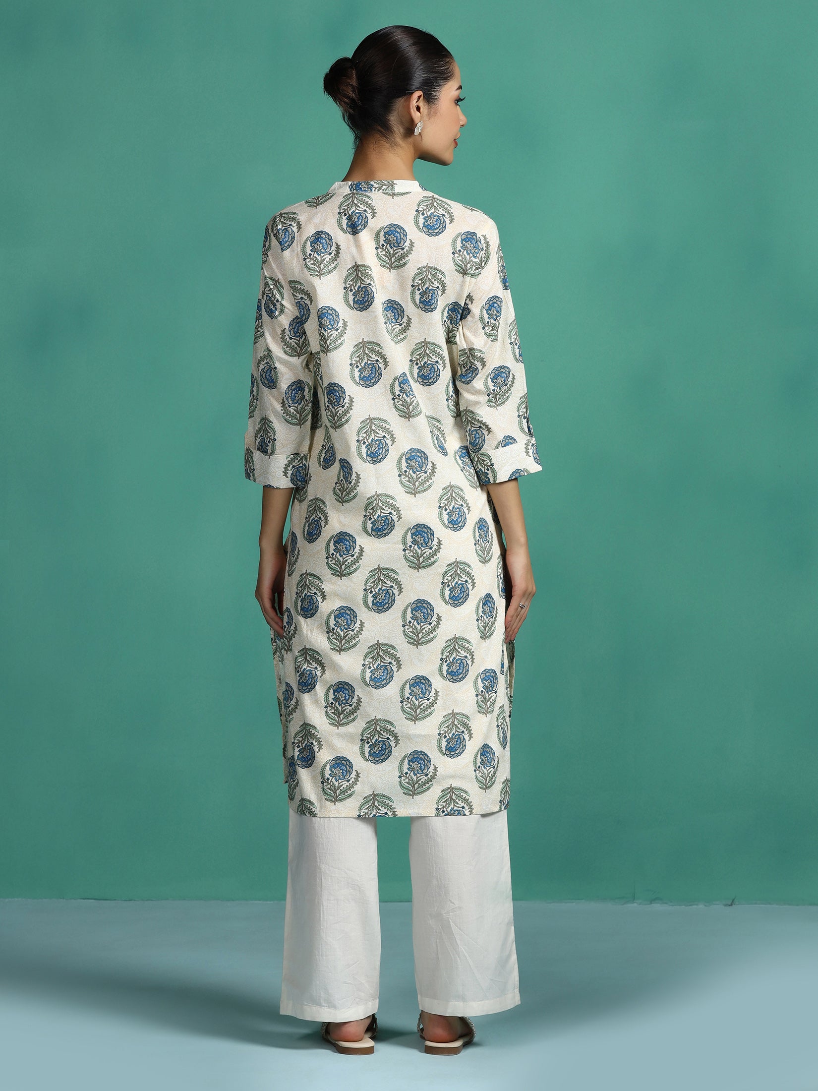 Women Cotton Off white and Teal Floral Print Kurta