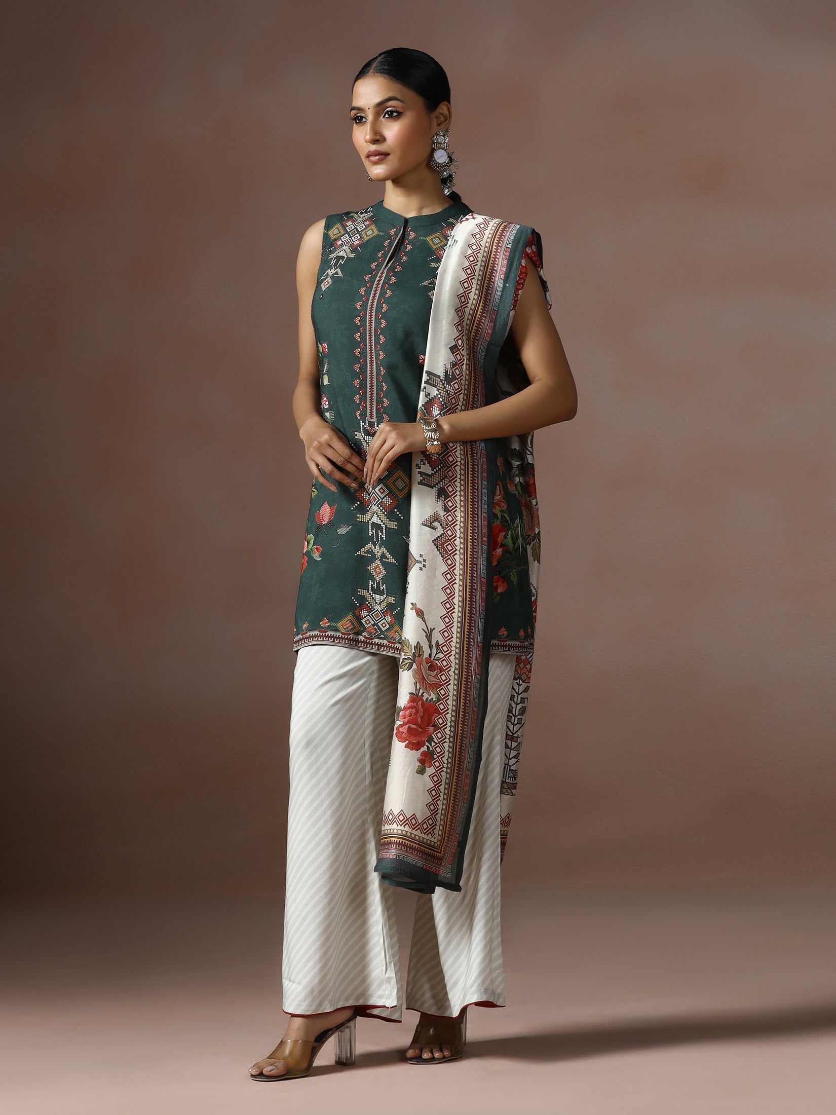 Women Liva Green Geometric Print Kurta Bell Bottom Dupatta