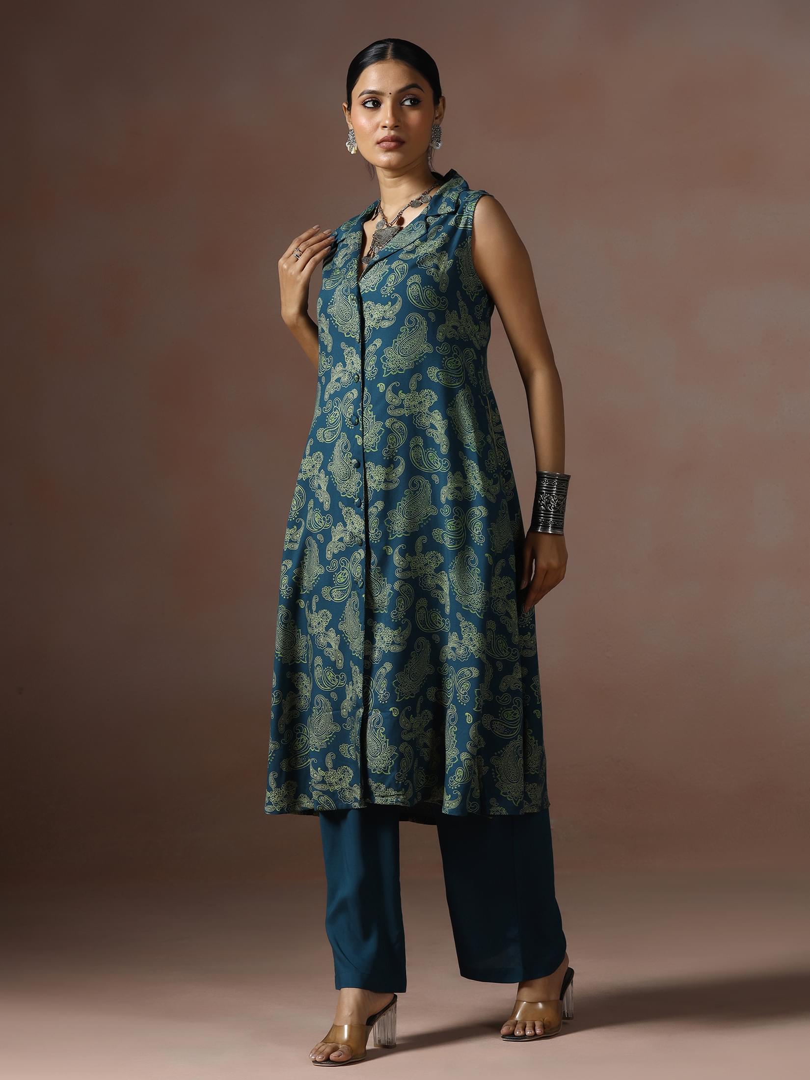 Women Liva Teal Paisley Print Kurta With Comfort Pant.