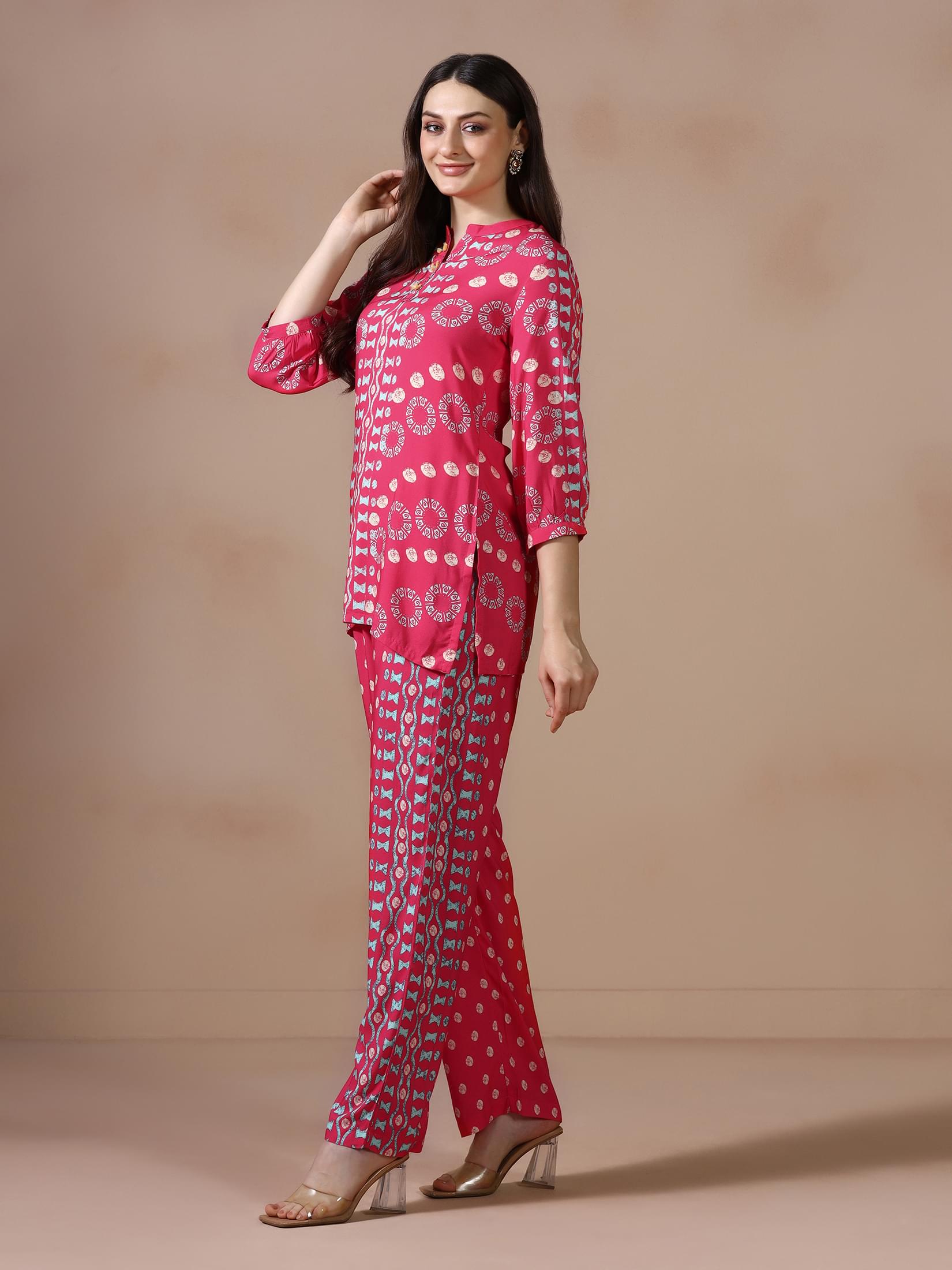 Women Liva Pink Geometric Print Co Ord Set.
