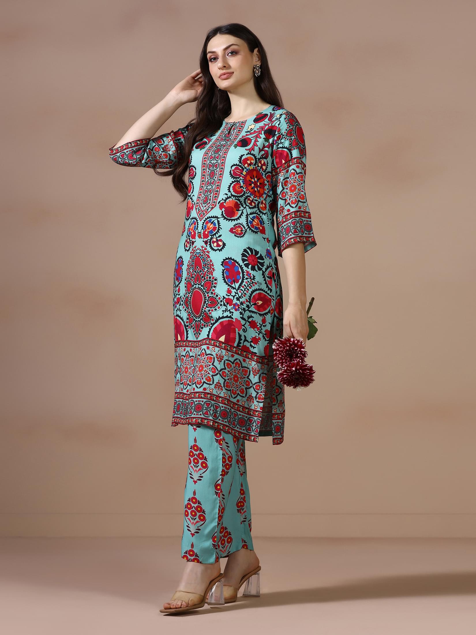 Women Liva Green Printed Kurta With Comfort Pant.