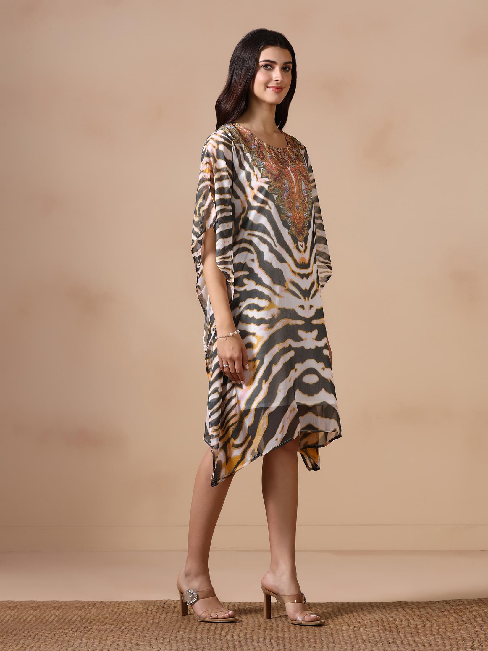 Women Chiffon Off White and Green Printed Kaftan with Inner.