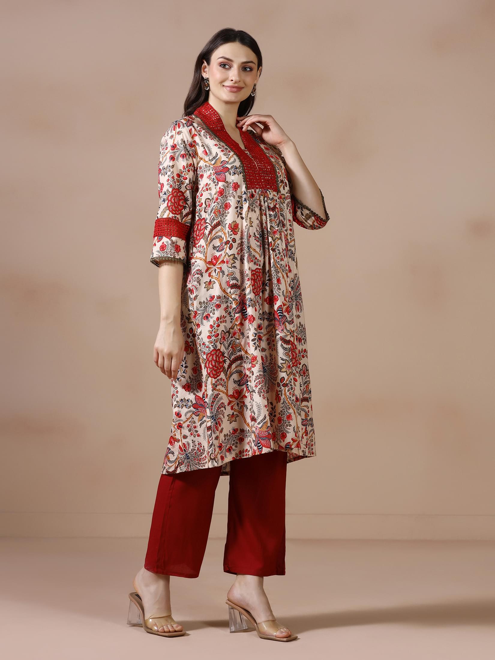 Women Cotton Beige Floral Print Kurta.