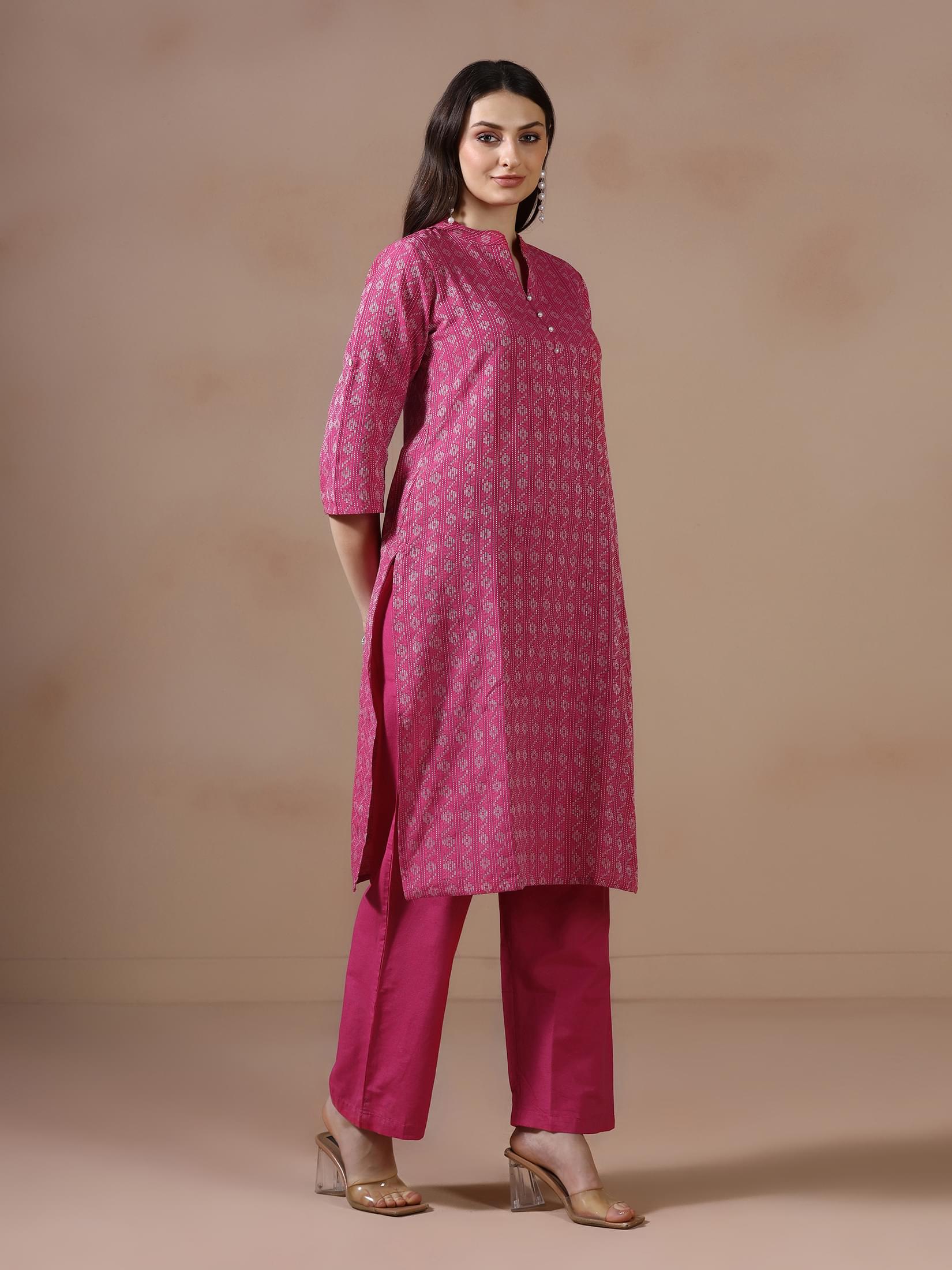 Women Poly Cotton Pink Yarn Dyed Kurta With Comfort Pant.