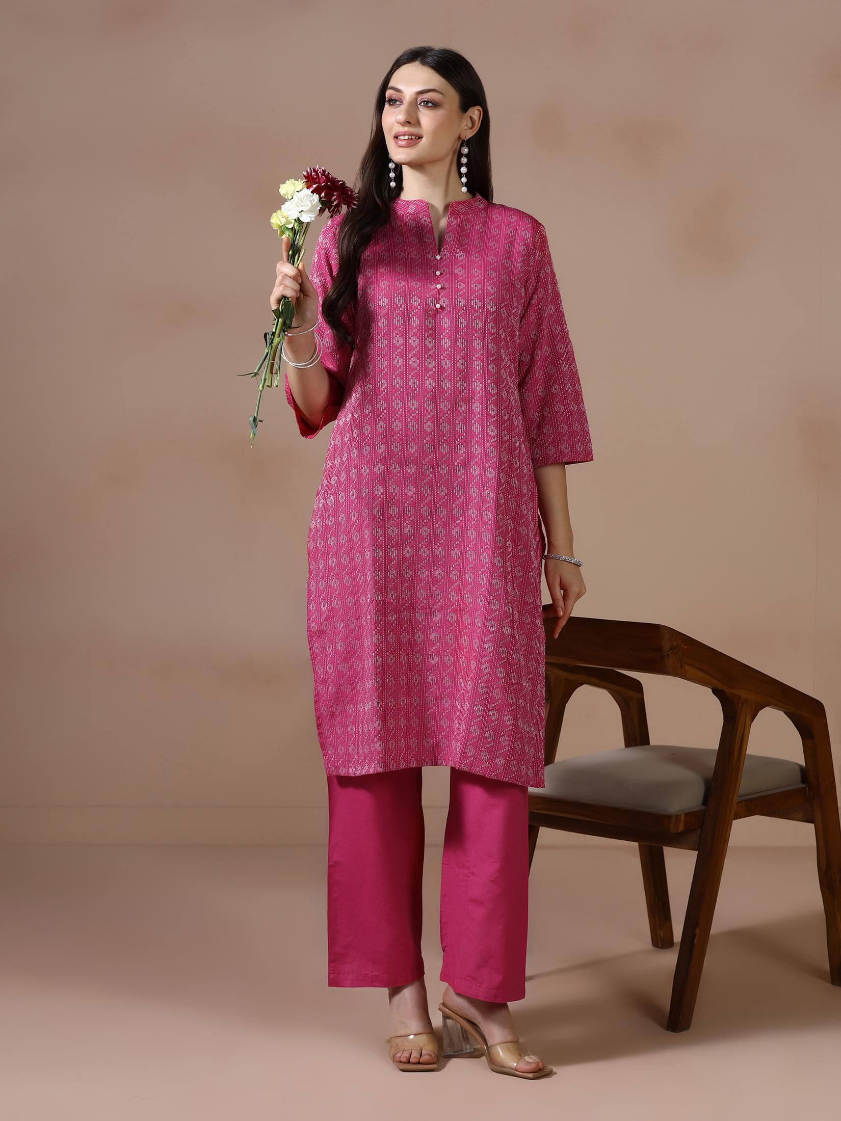 Women Poly Cotton Pink Yarn Dyed Kurta With Comfort Pant.