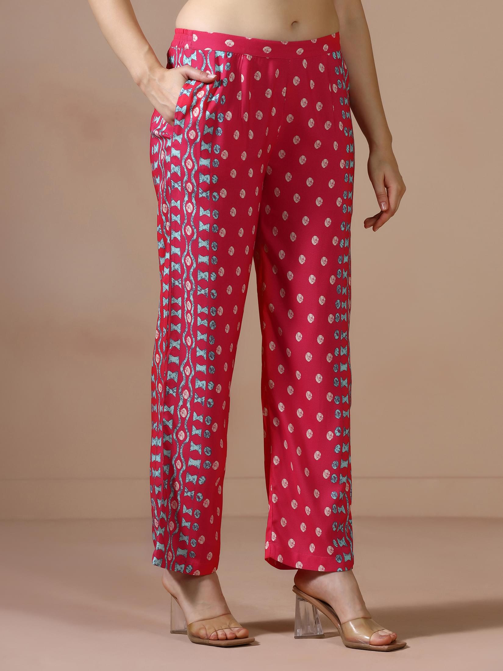 Women Liva Pink Geometric Print Co Ord Set.
