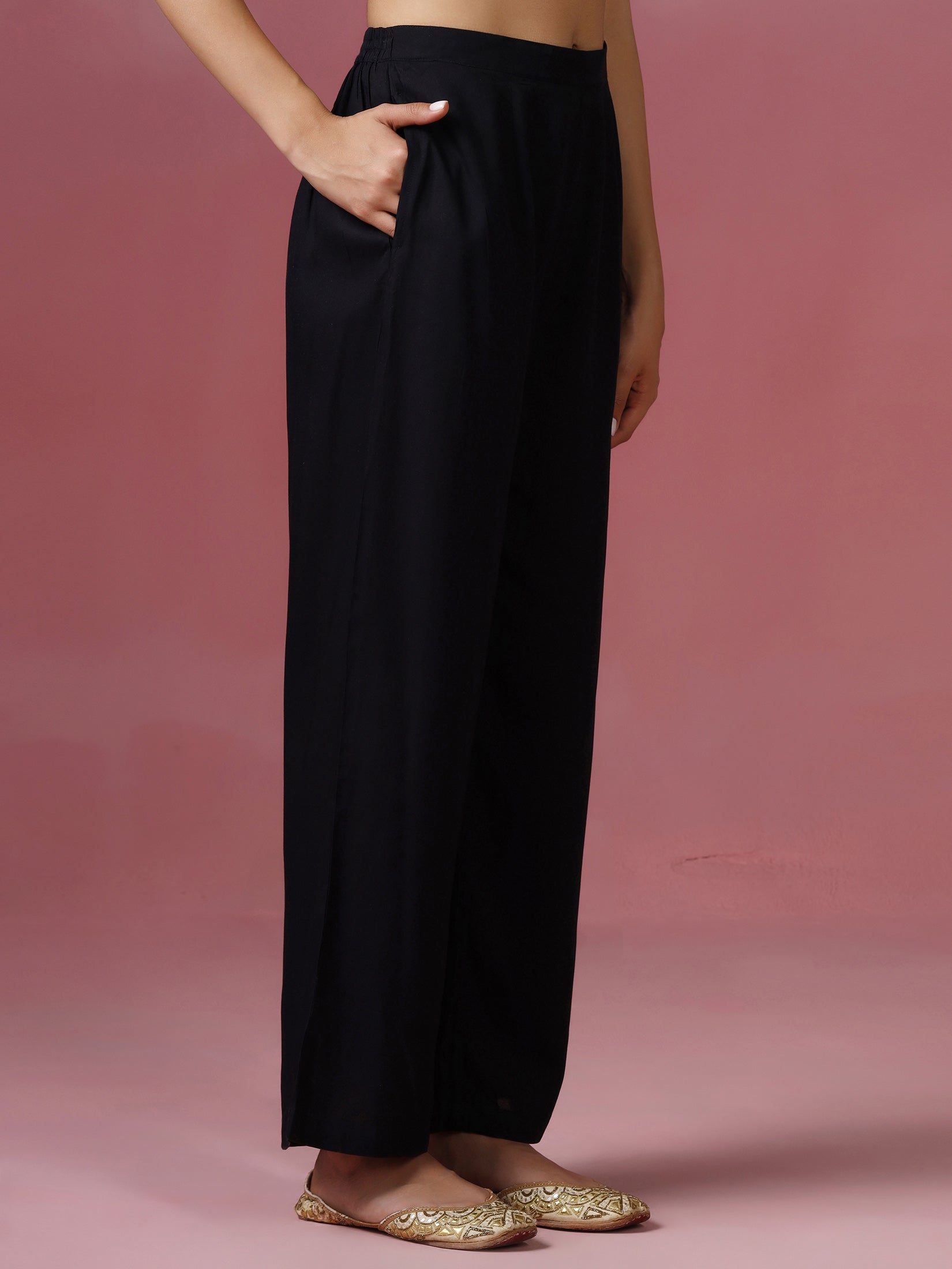Women Liva Black Embroidered Kurta Comfort Pant Dupatta