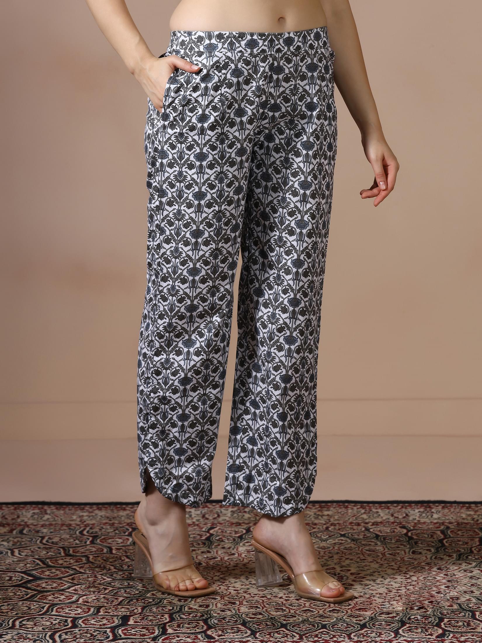Women Cotton White Printed Kurta With Comfort Pant.