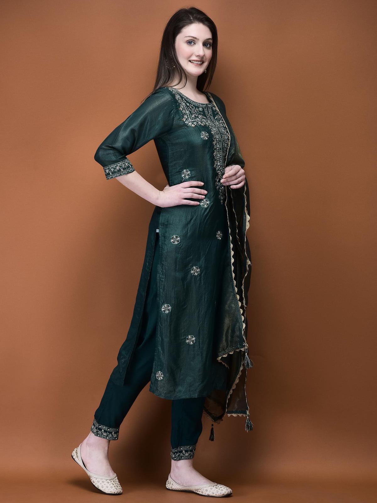 Women Muslin Green Embroidered Kurta Comfort Pant Dupatta.