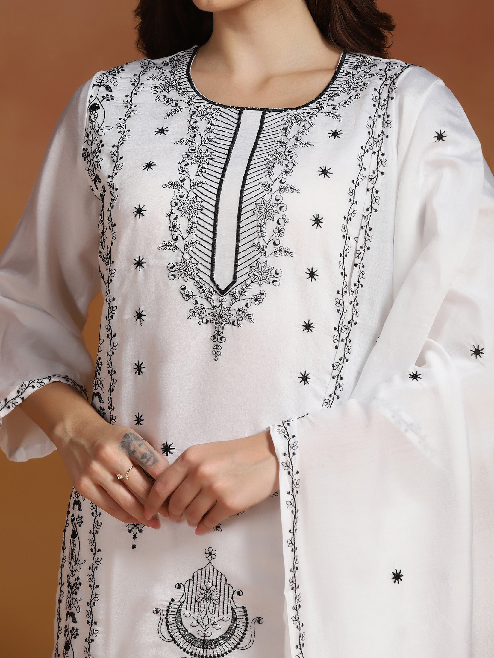 Women Chanderi White Embroidered Kurta Comfort Pant Dupatta