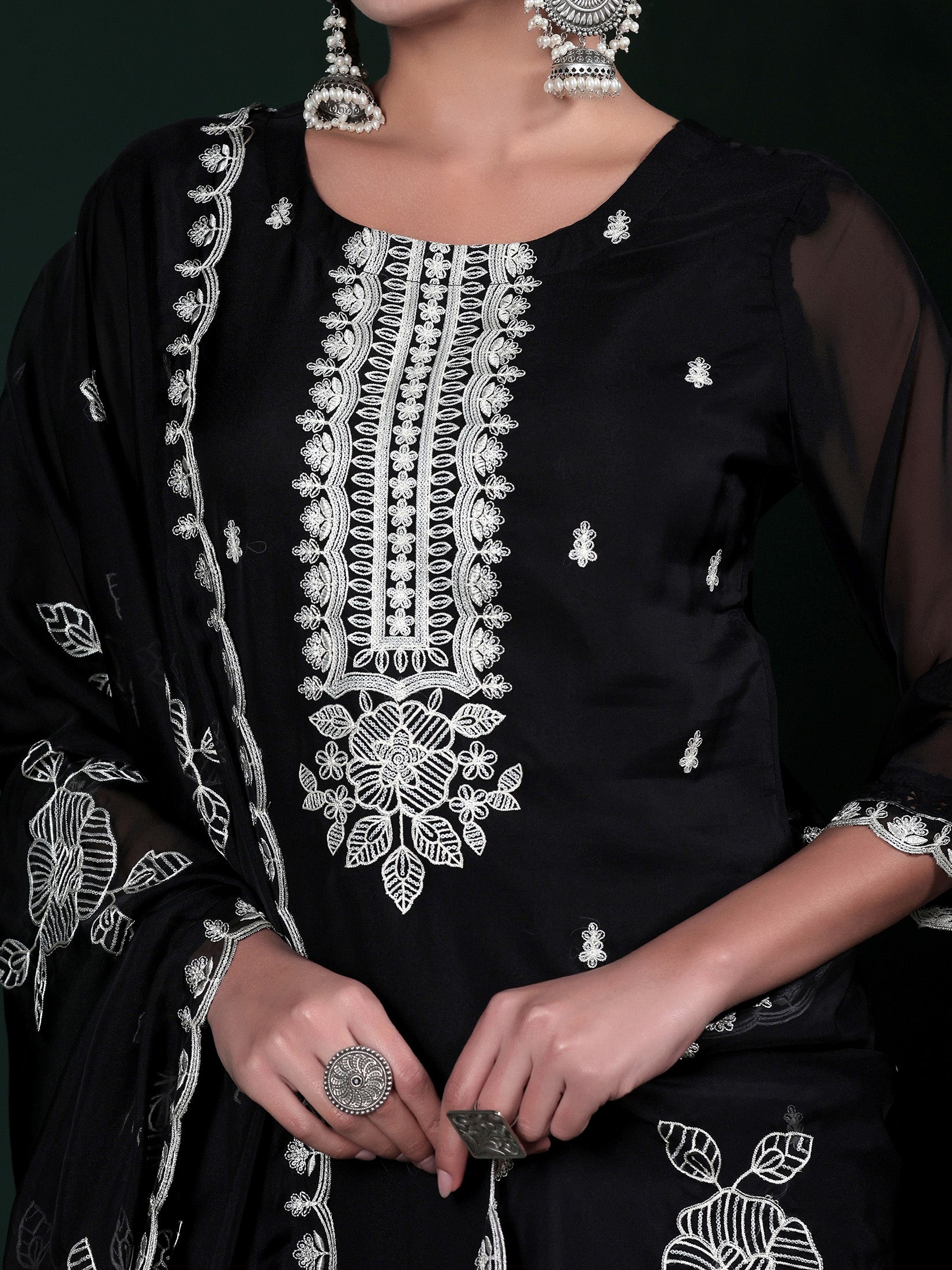 SIDH-244-CBLACK_closer