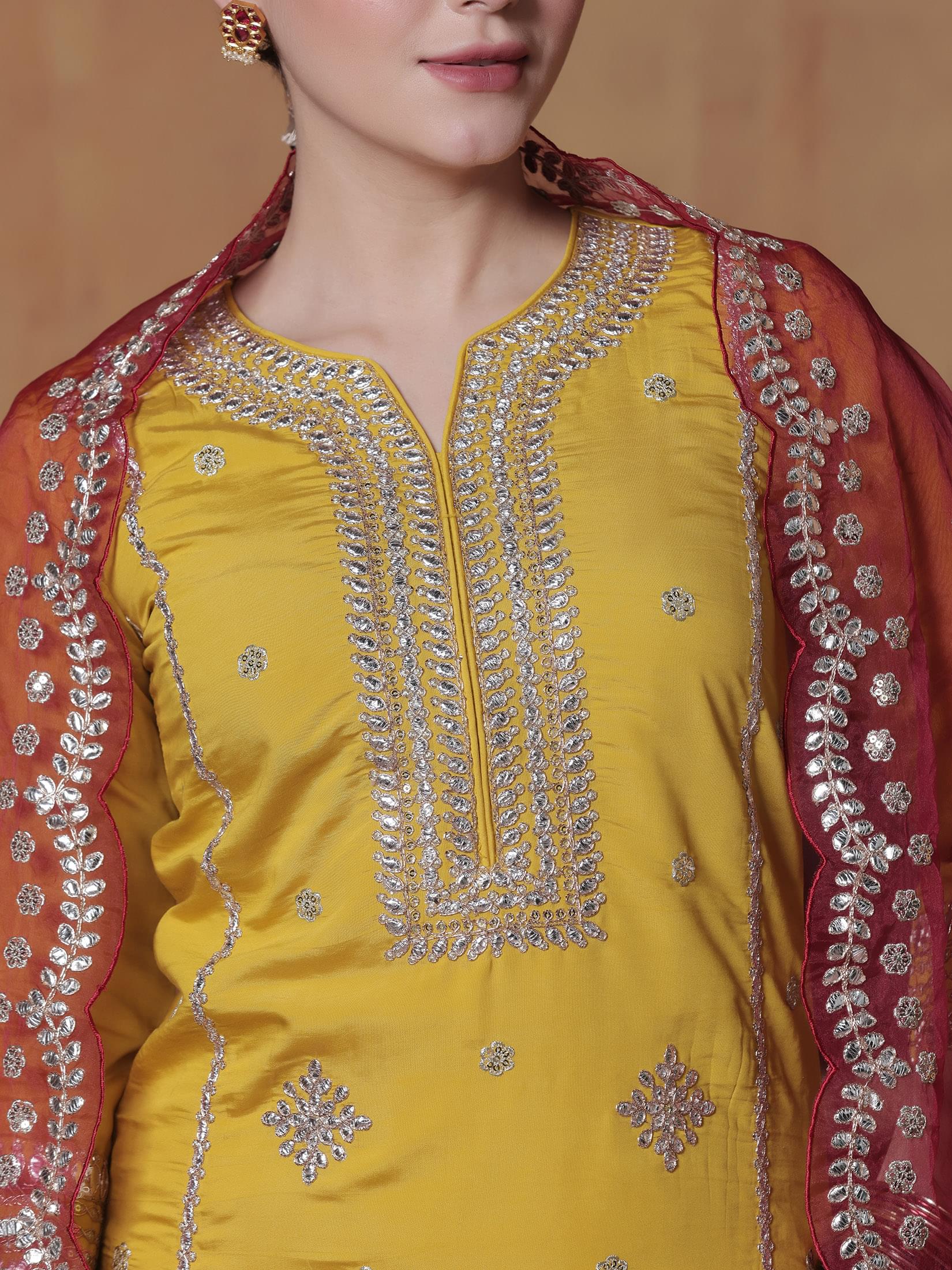 SIDH-26152KBYELLOW_closer