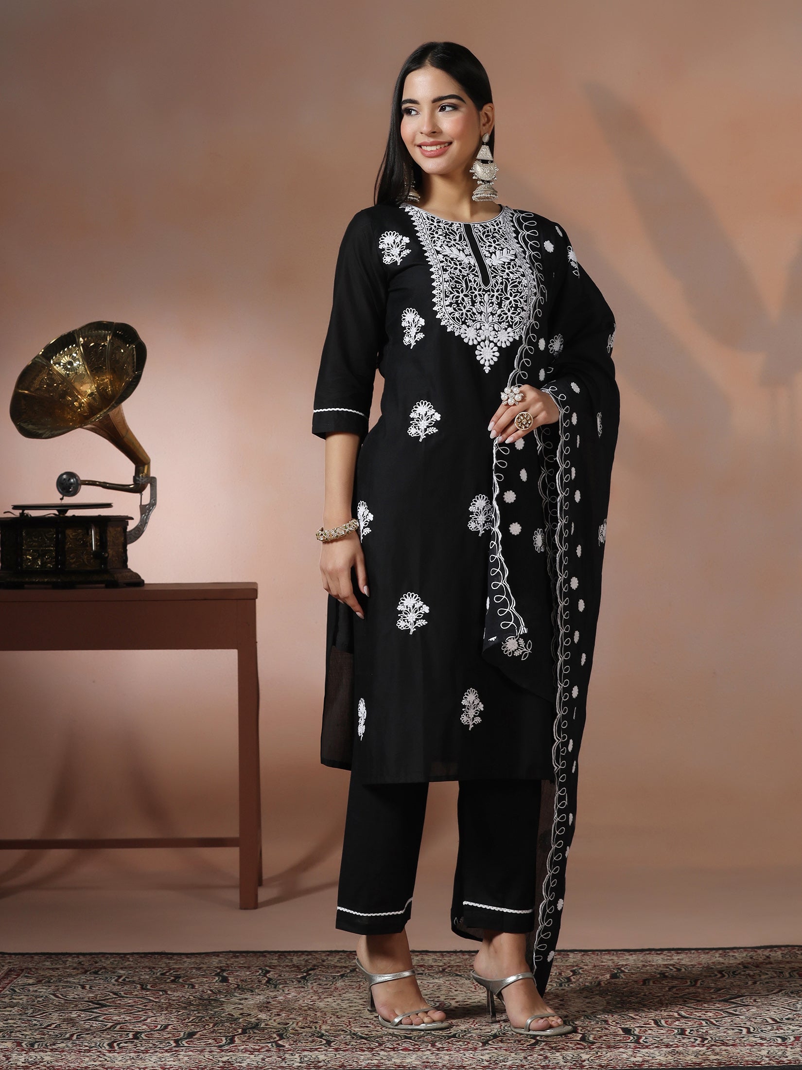 SIDH-26157KBBLACK_right