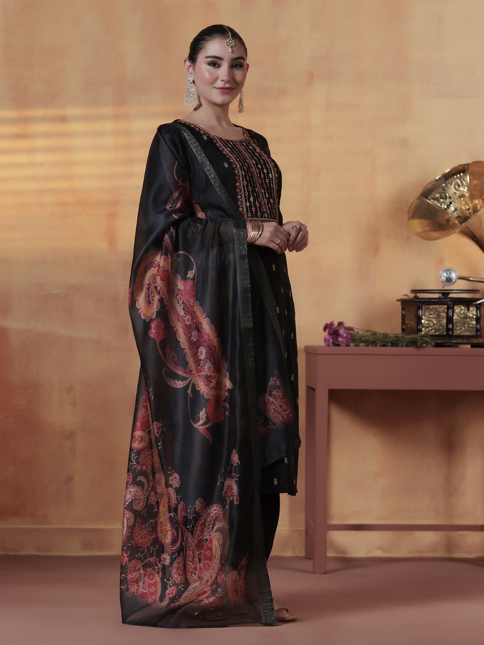 SIDH-26165KBBLACK_right