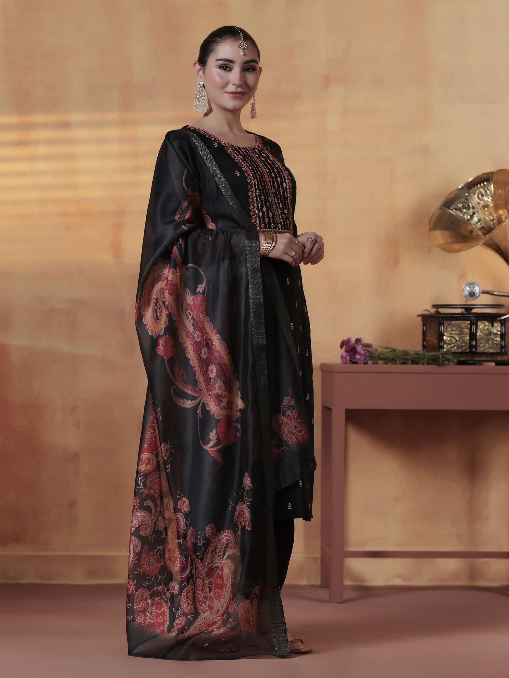 Women Chinon Black Embroidered Kurta Comfort Pant Dupatta.