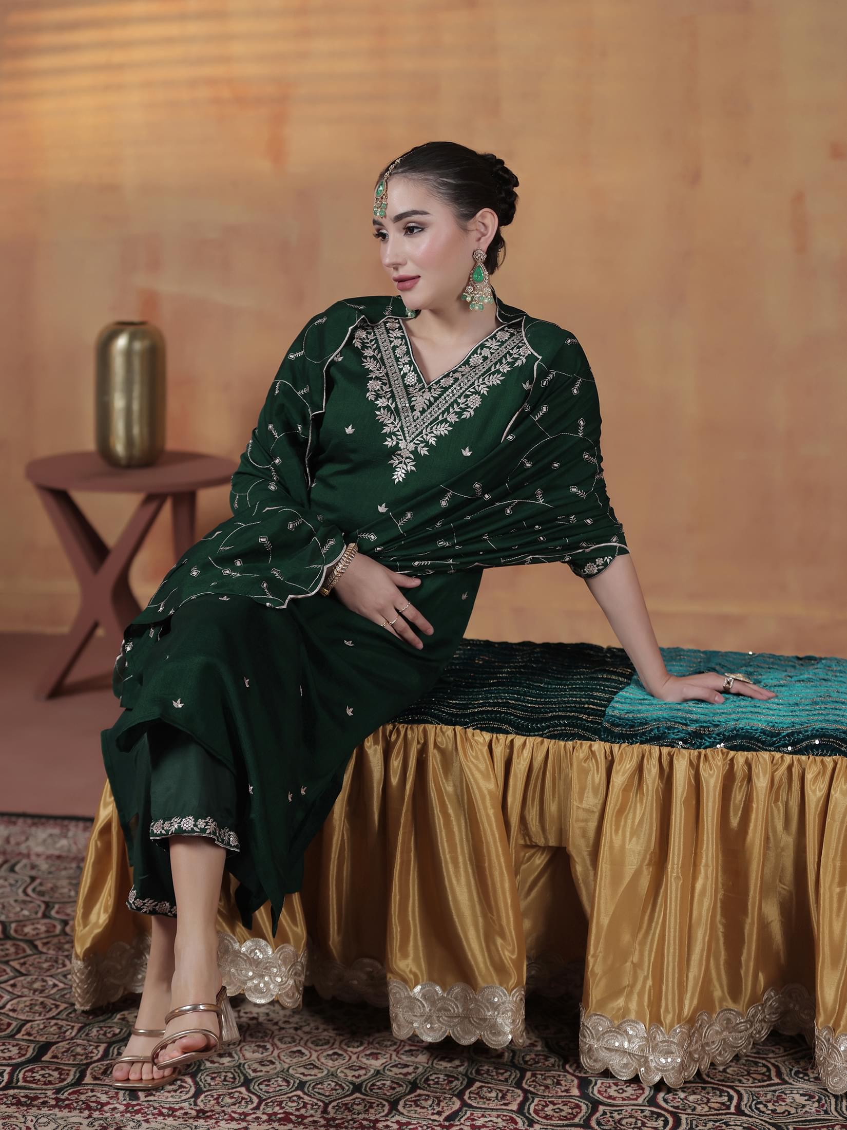 Emerald green embroidered premium silk blend festive wear straight kurta set