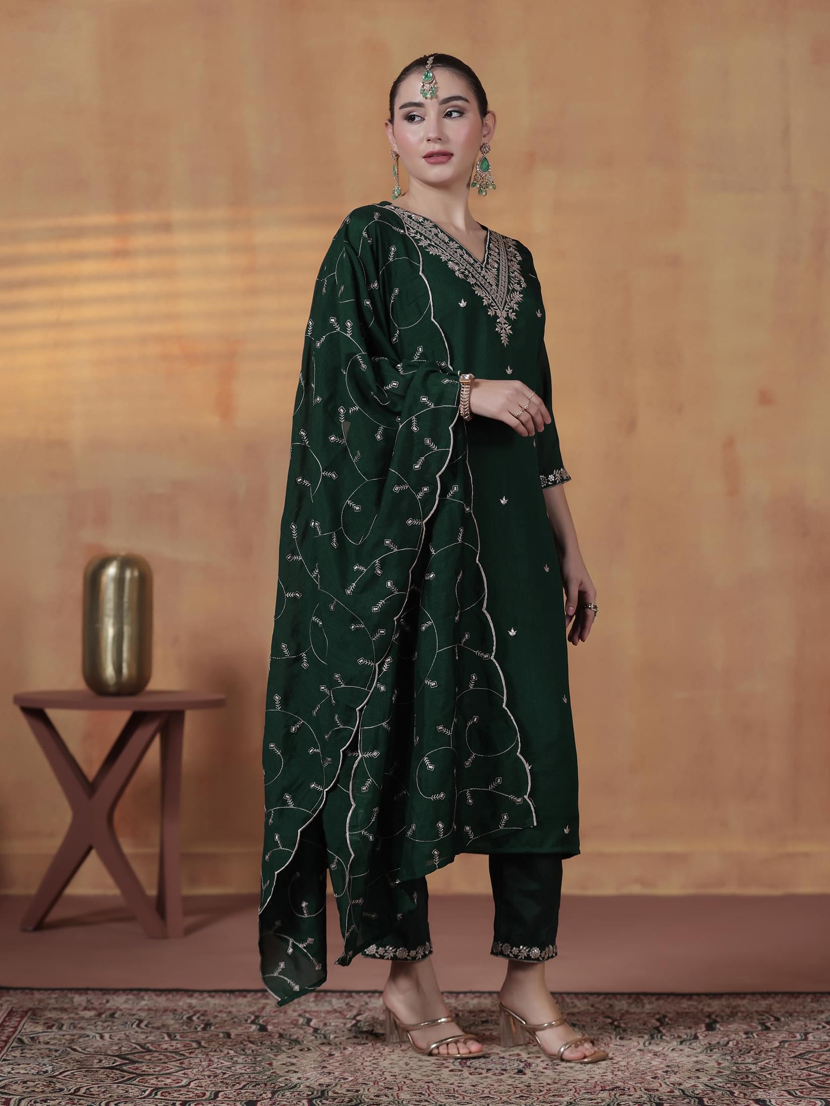 Women Silk Blend Green Embroidered Kurta Comfort Pant With Dupatta.