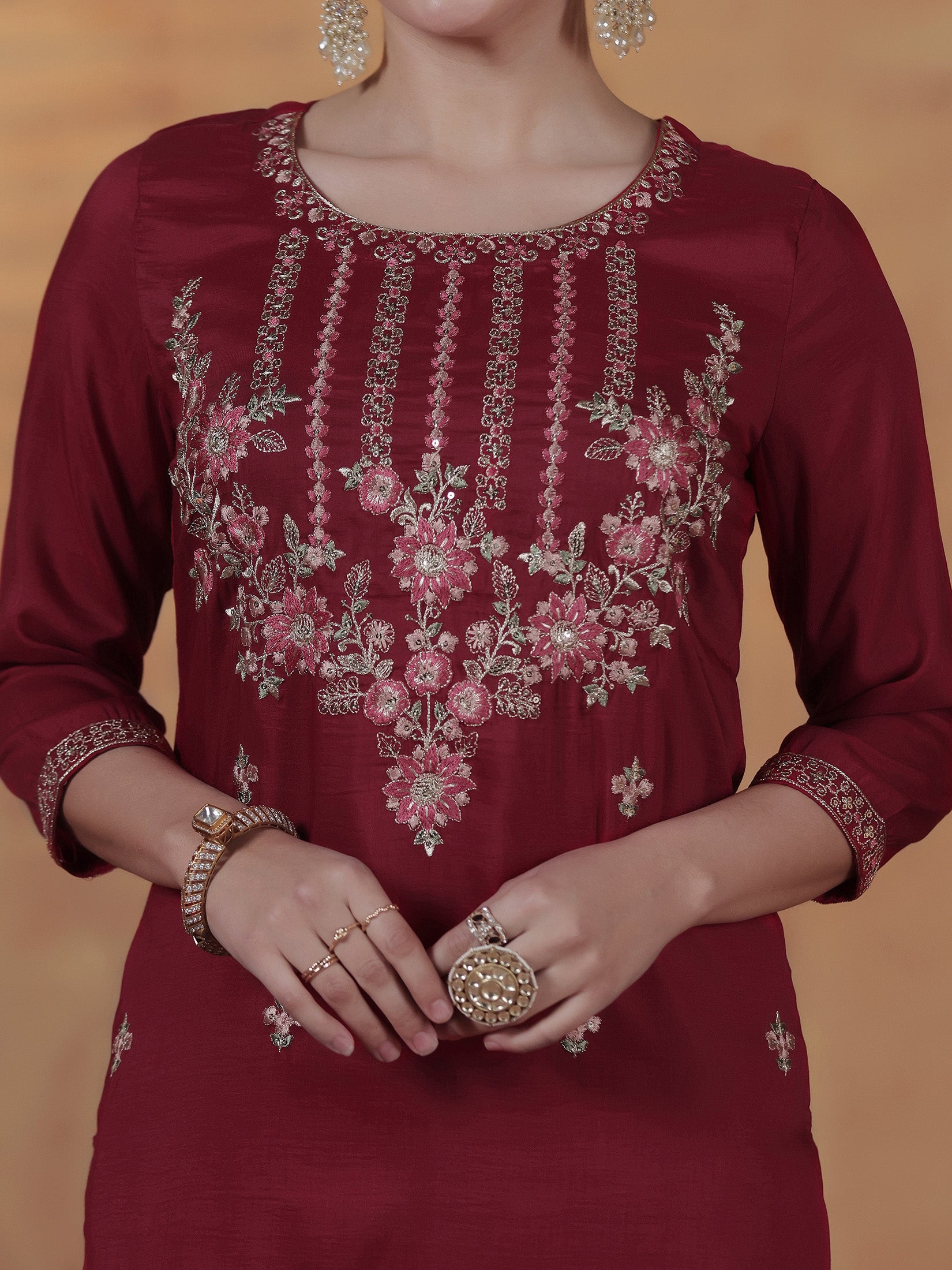 SIDH-26176KBMAROON_closer