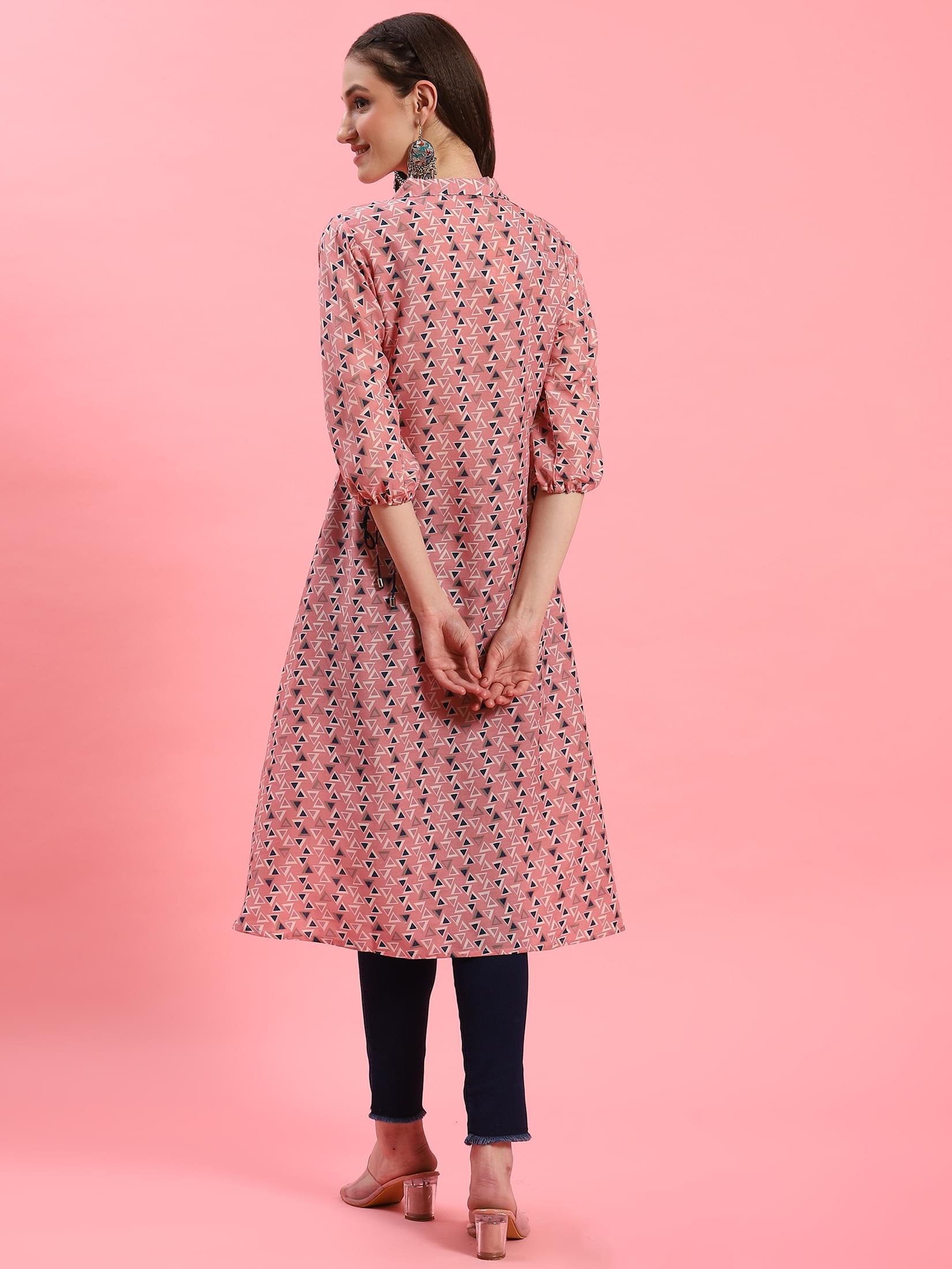 Women Pink Geometric Print Kurta.