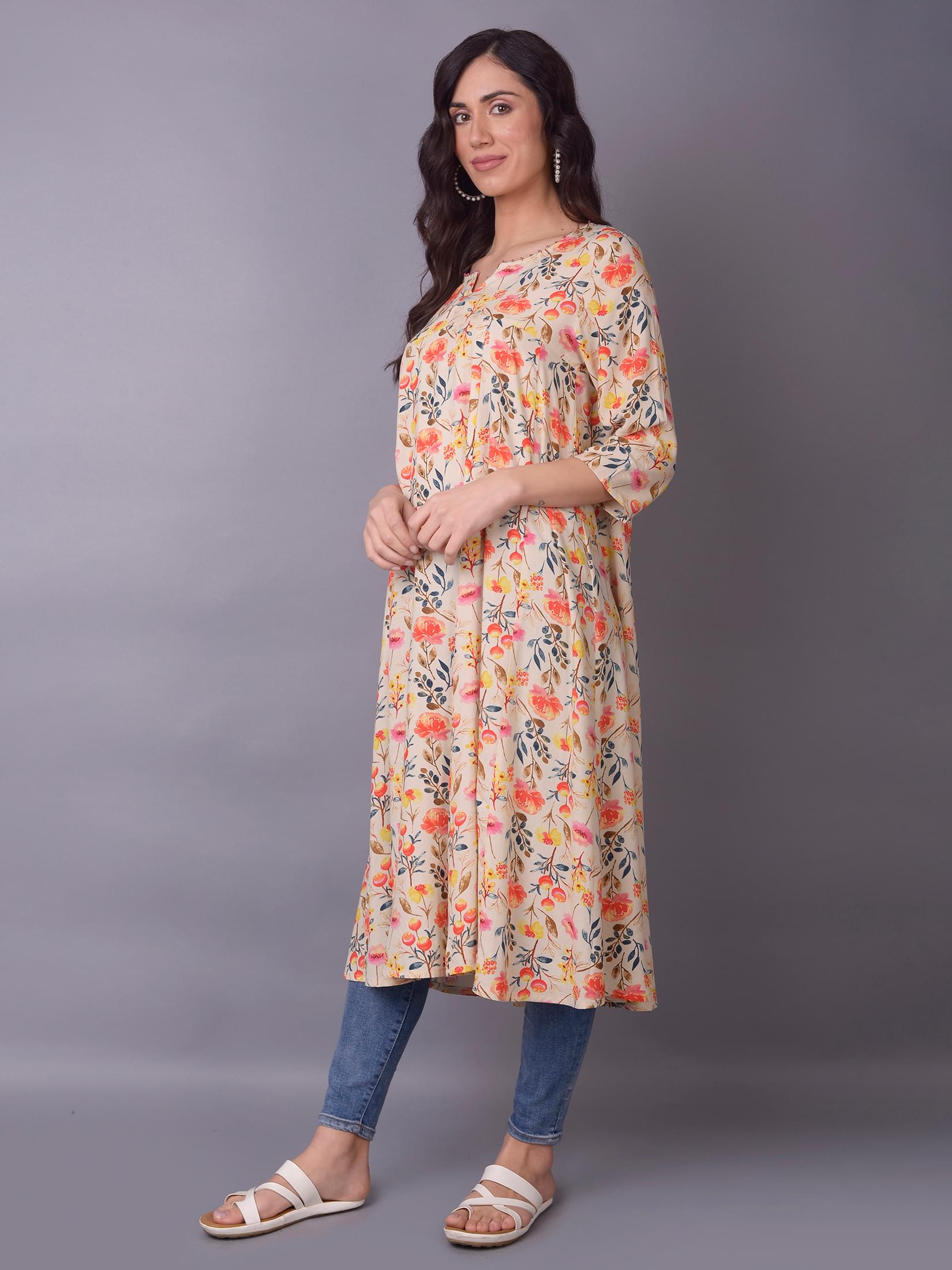 Women Multicolor Floral Printed Kurta.