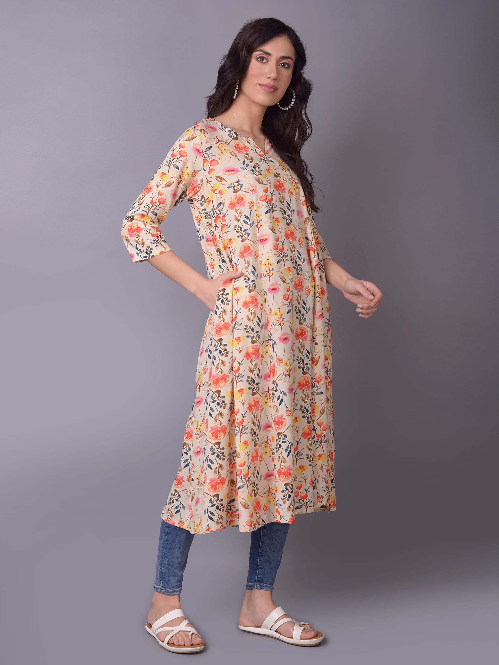 Women Multicolor Floral Printed Kurta.