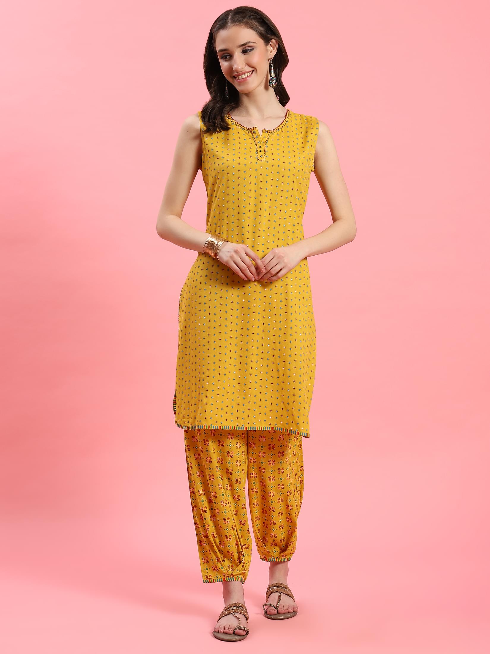 Women Yellow Geometric Printed Kurta With Harem Pant.