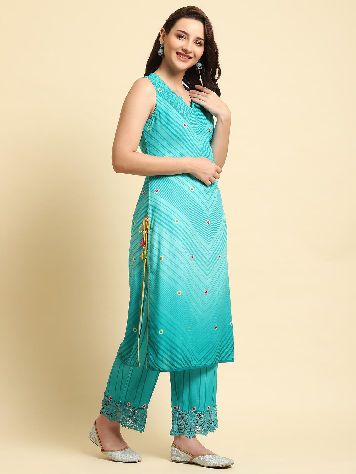 Women Blue Geometric Print Kurta Comfort Pant Dupatta.