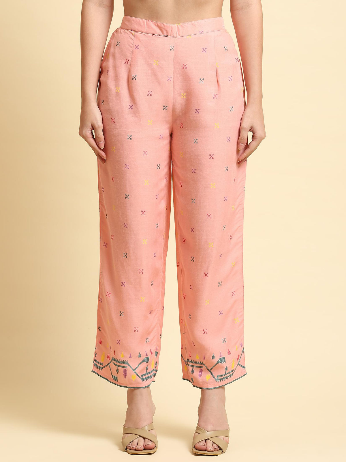 Women Pink Geometric Printed Kurta With Comfort Pant.