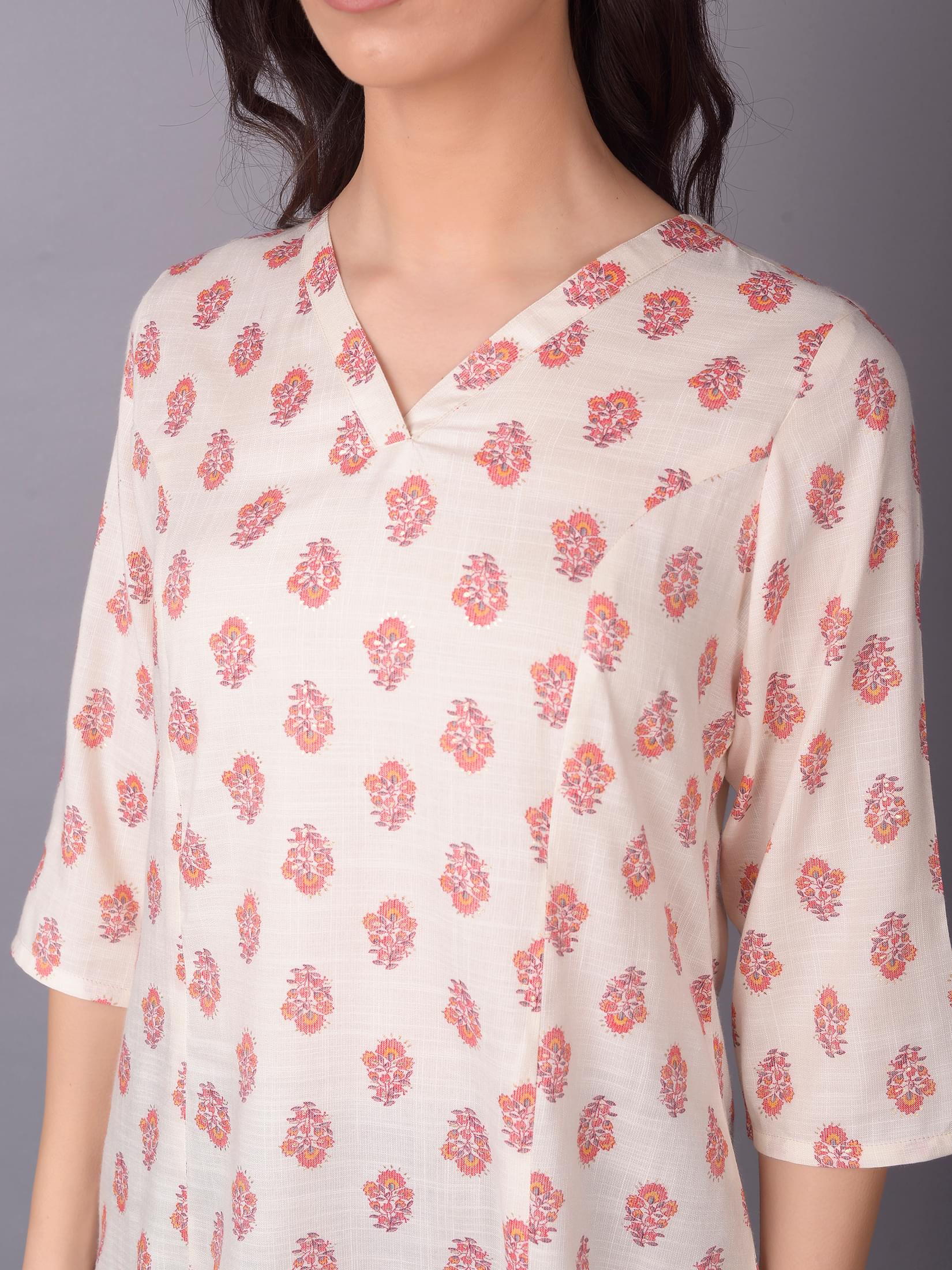 Women Red Floral Printed Tunic.
