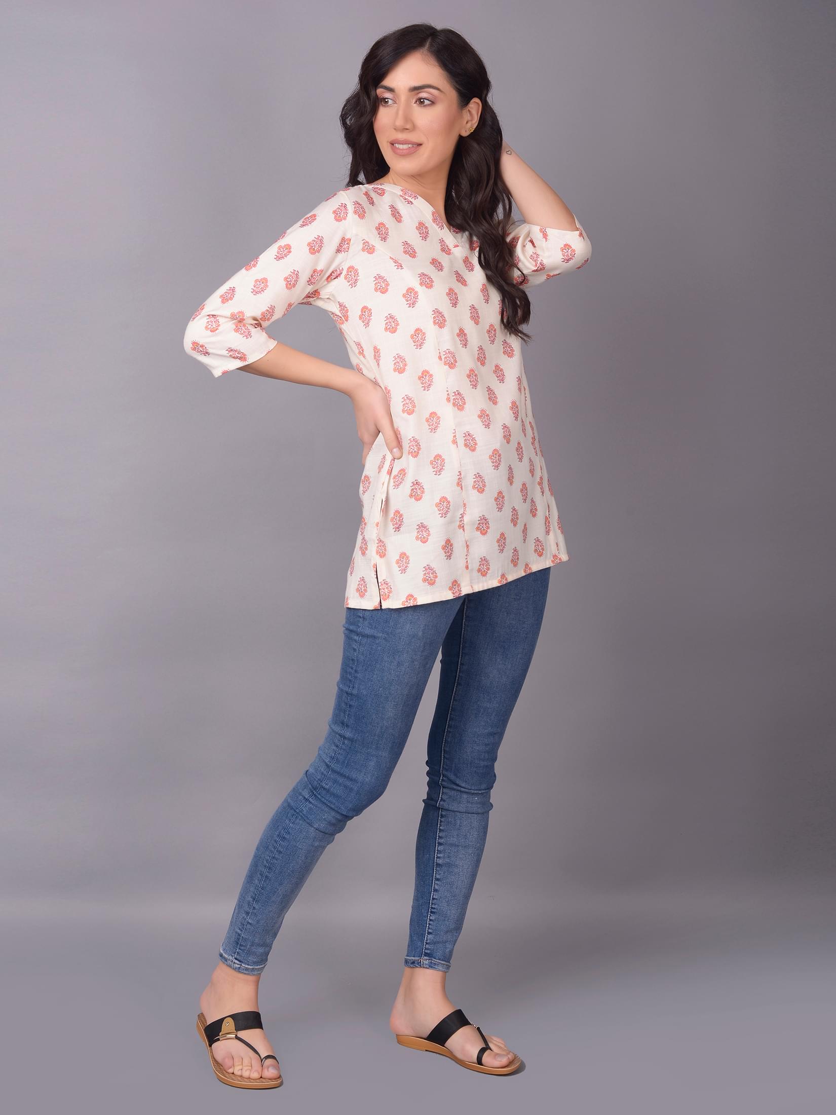 Women Red Floral Printed Tunic.